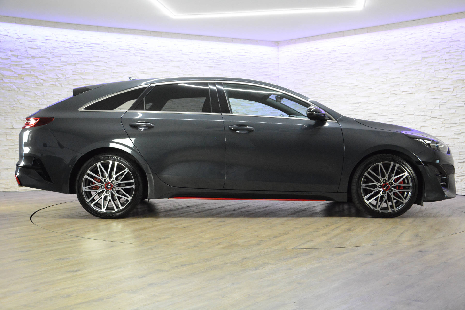 KIA ProCeed 1.6 T-GDi GT-image-3