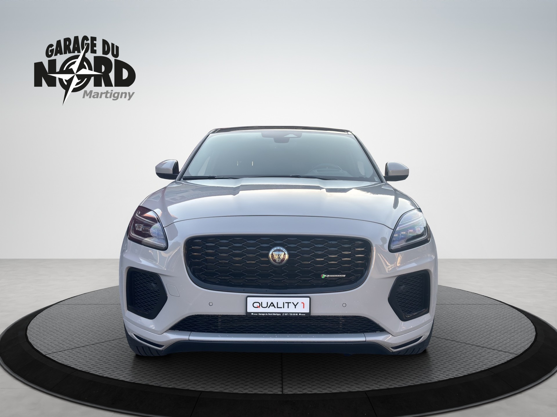 JAGUAR E-Pace 1.5 P300e R-Dynamic AWD SE-image-1