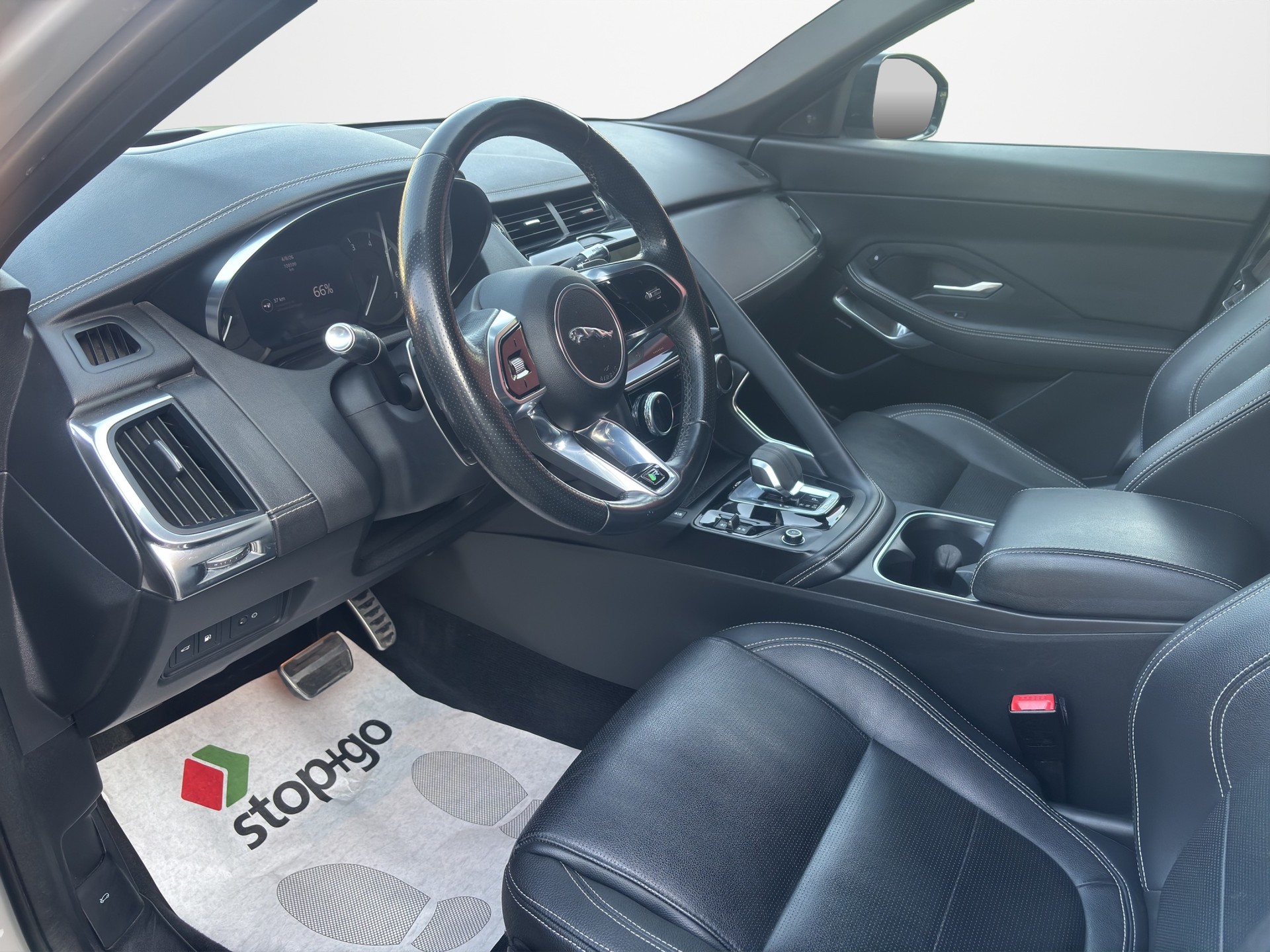 JAGUAR E-Pace 1.5 P300e R-Dynamic AWD SE-image-8