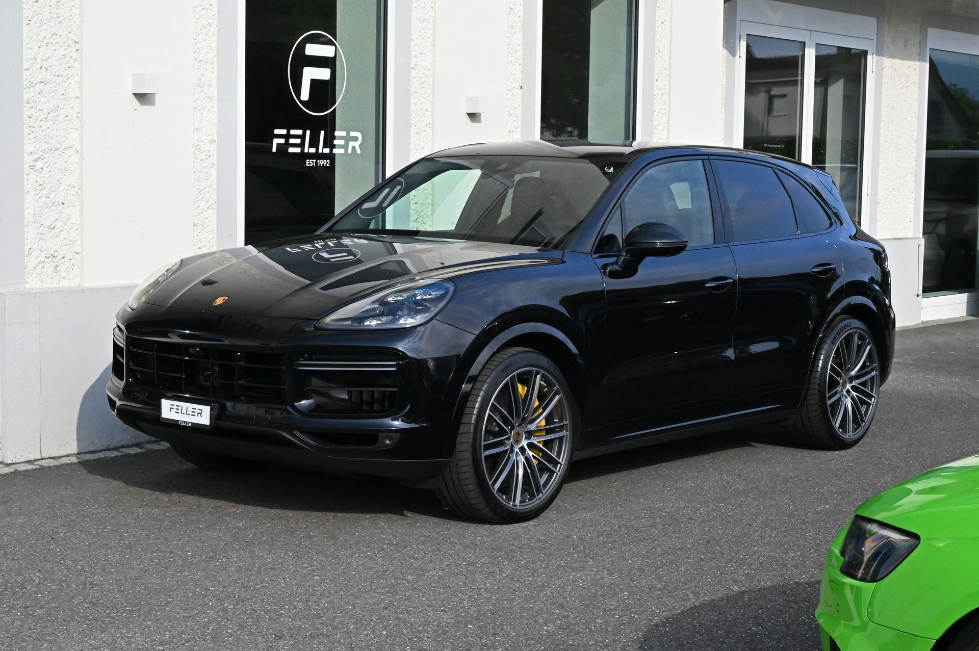 PORSCHE Cayenne Turbo-image-0