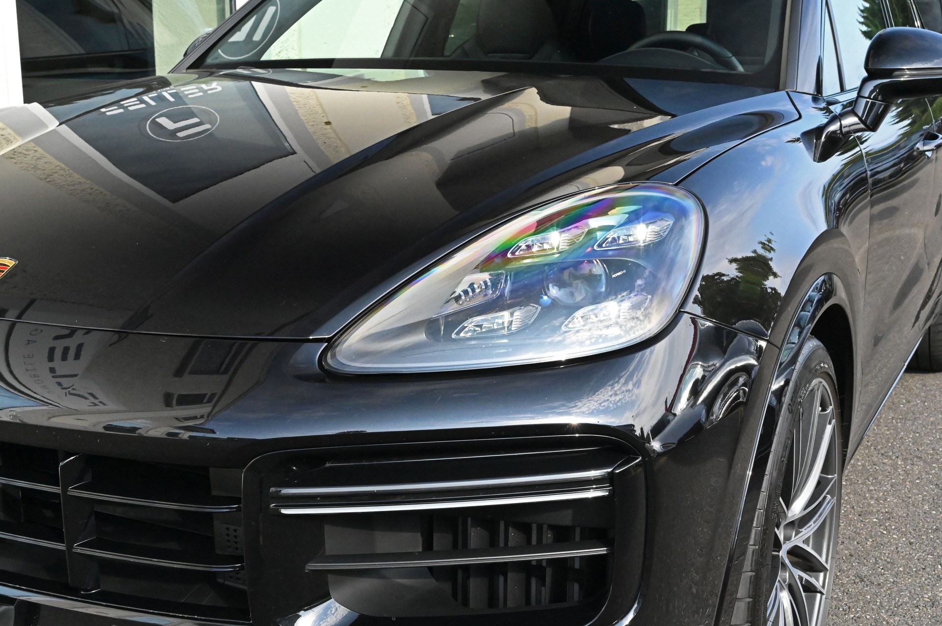 PORSCHE Cayenne Turbo-image-3