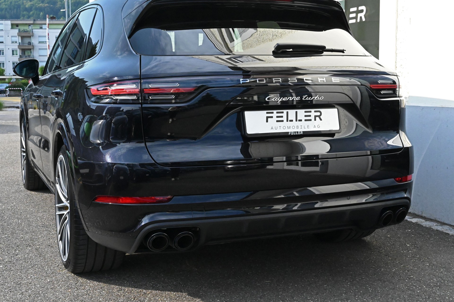 PORSCHE Cayenne Turbo-image-7