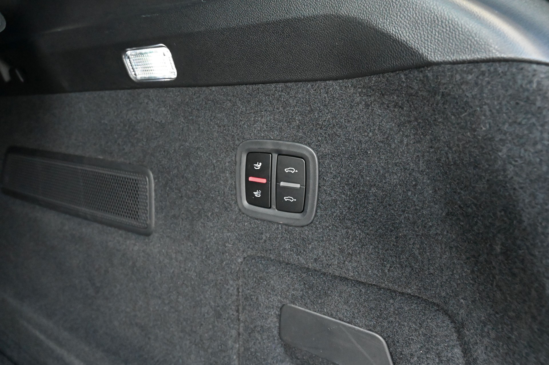 PORSCHE Cayenne Turbo-image-21