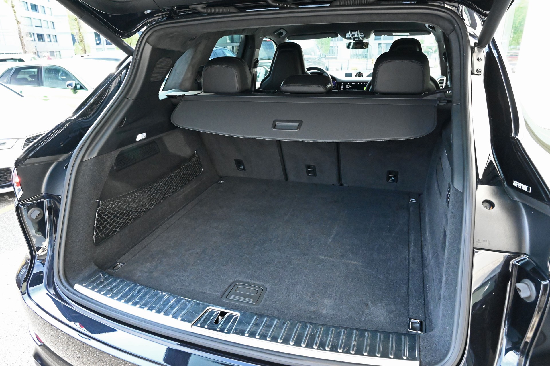 PORSCHE Cayenne Turbo-image-20