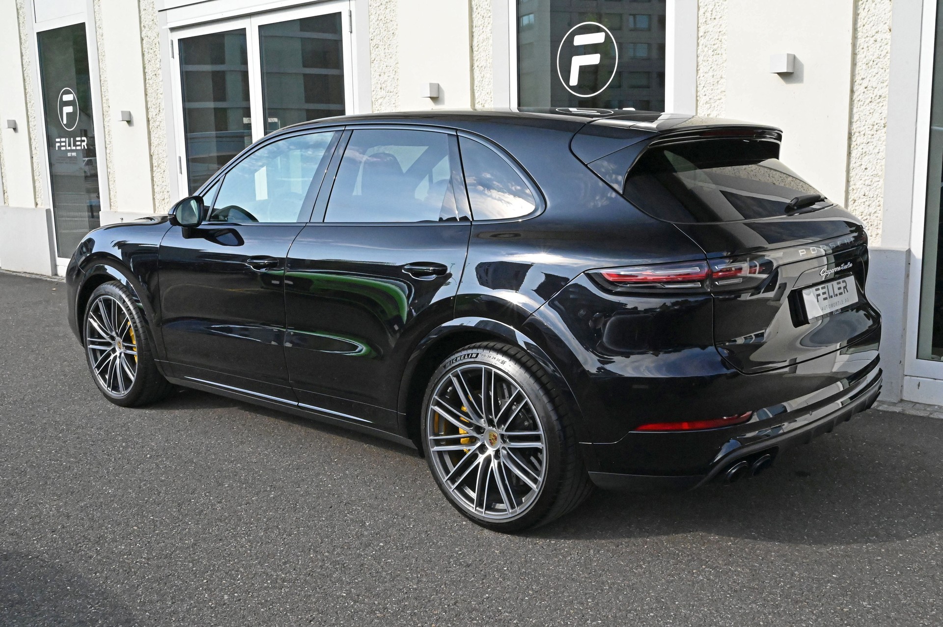 PORSCHE Cayenne Turbo-image-6
