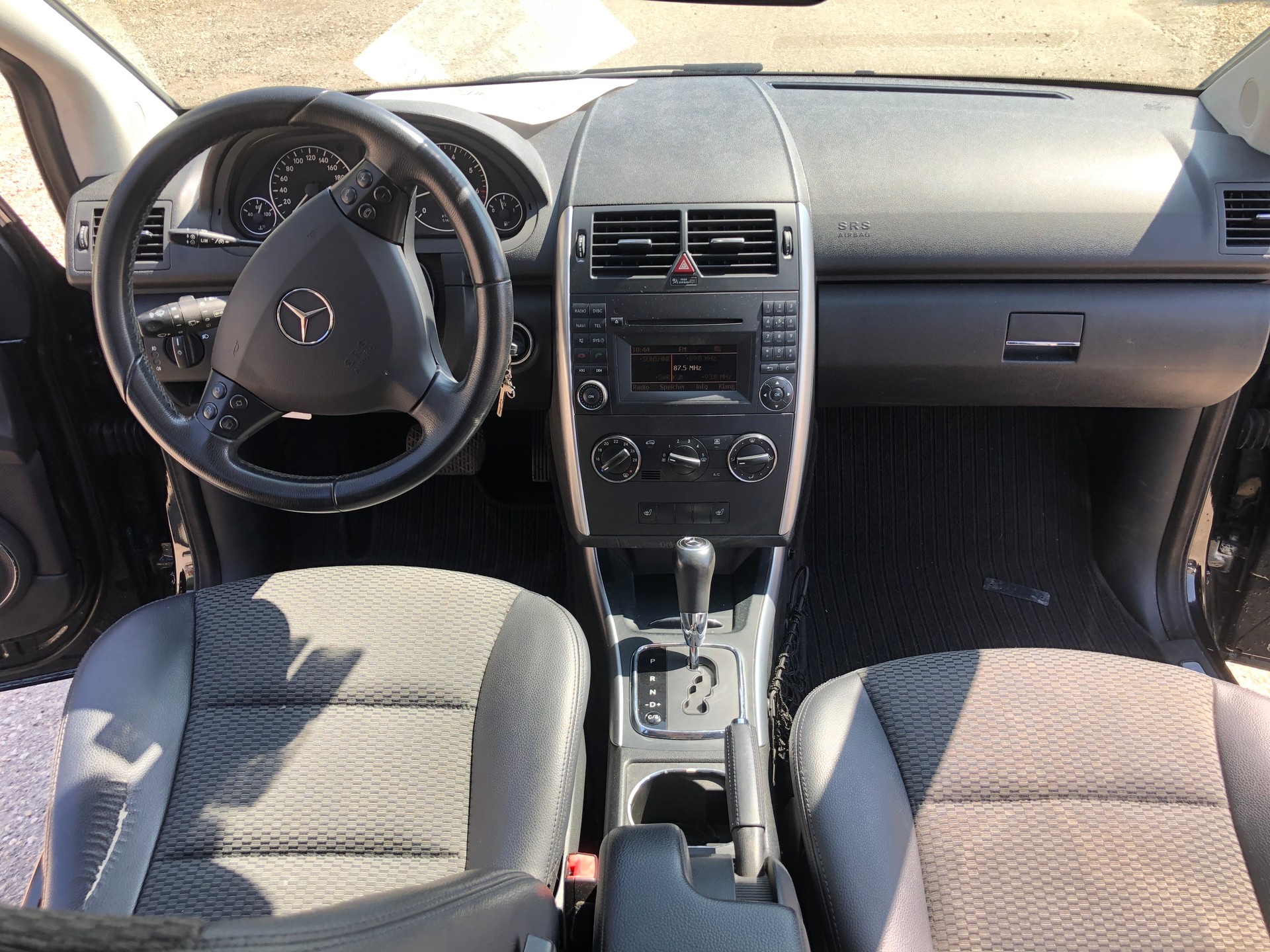MERCEDES-BENZ A 160 (150) Classic Autotronic-image-11