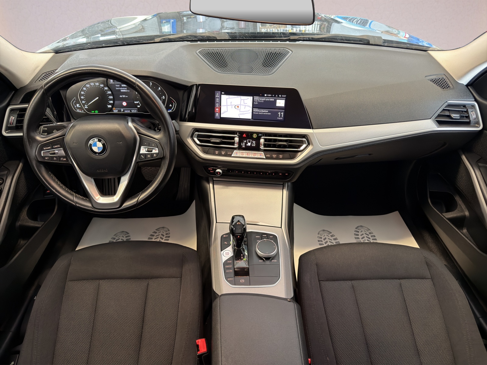 BMW 318d 48V Touring Steptronic-showroom-element-3