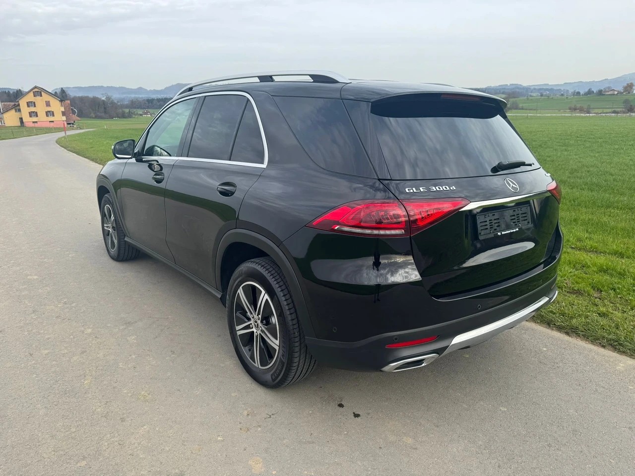 MERCEDES-BENZ GLE 300 d 4Matic 9G-Tronic-image-2