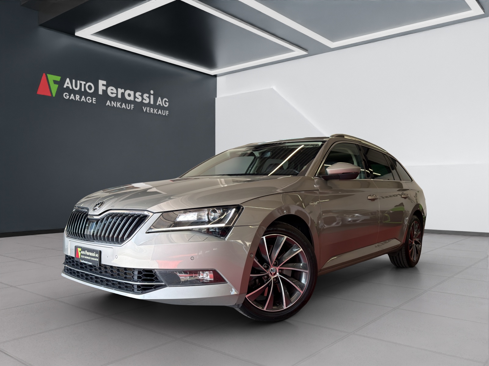 SKODA Superb Combi 2.0 TSI L&K DSG 4x4-image-0