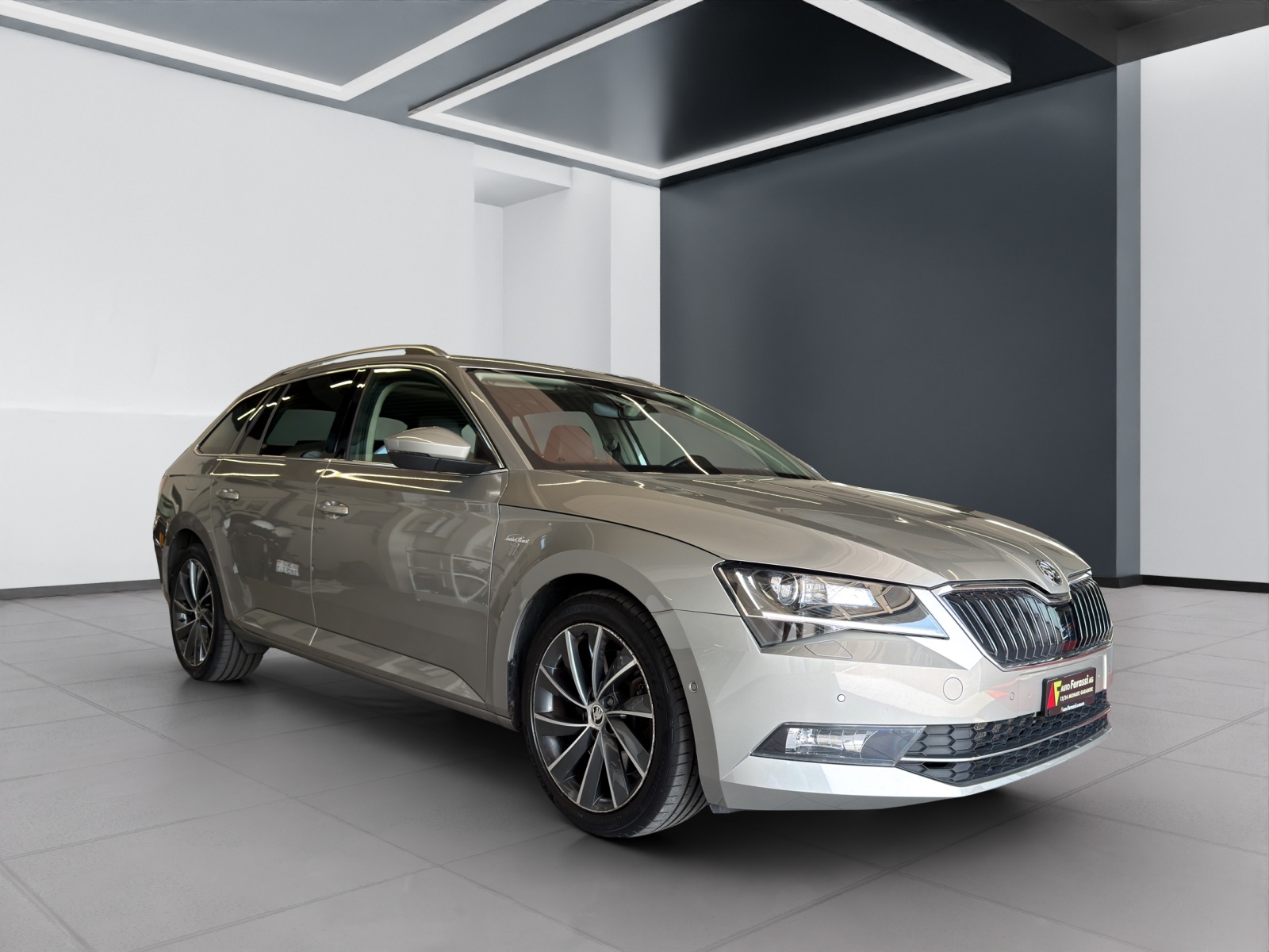 SKODA Superb Combi 2.0 TSI L&K DSG 4x4-image-6