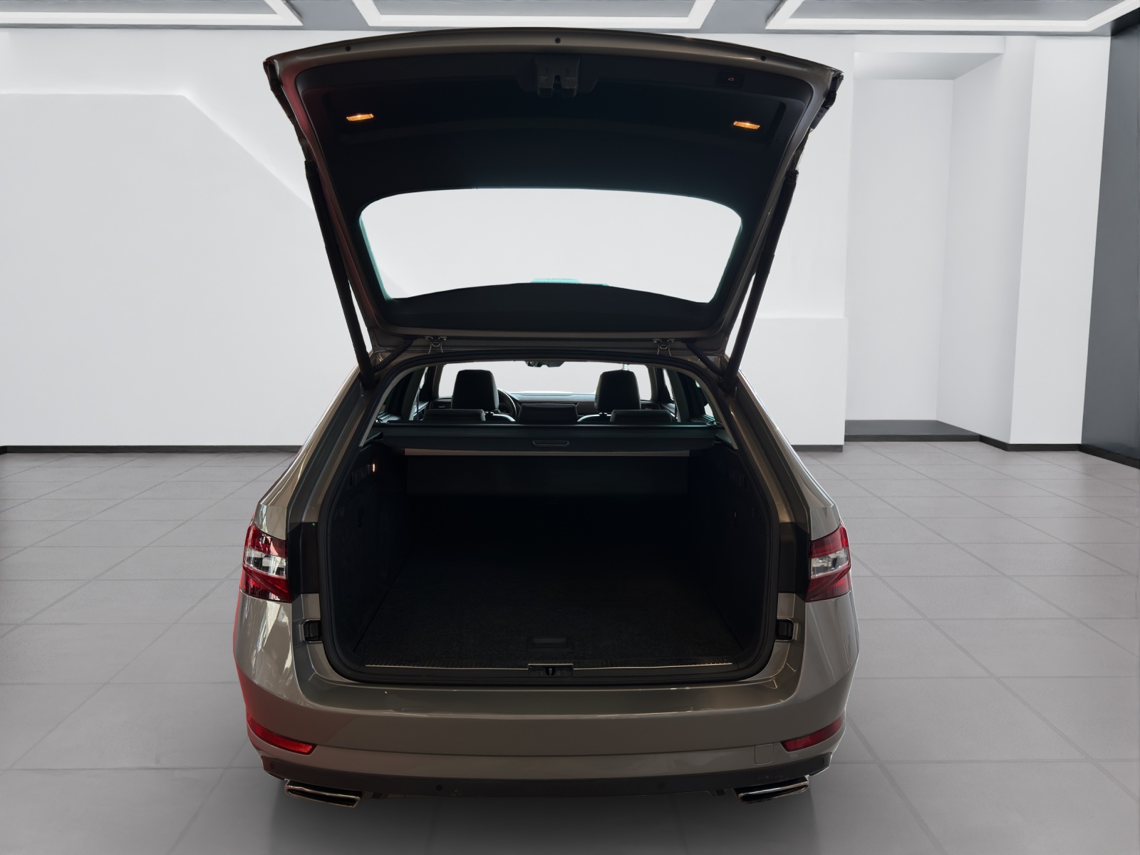SKODA Superb Combi 2.0 TSI L&K DSG 4x4-image-18