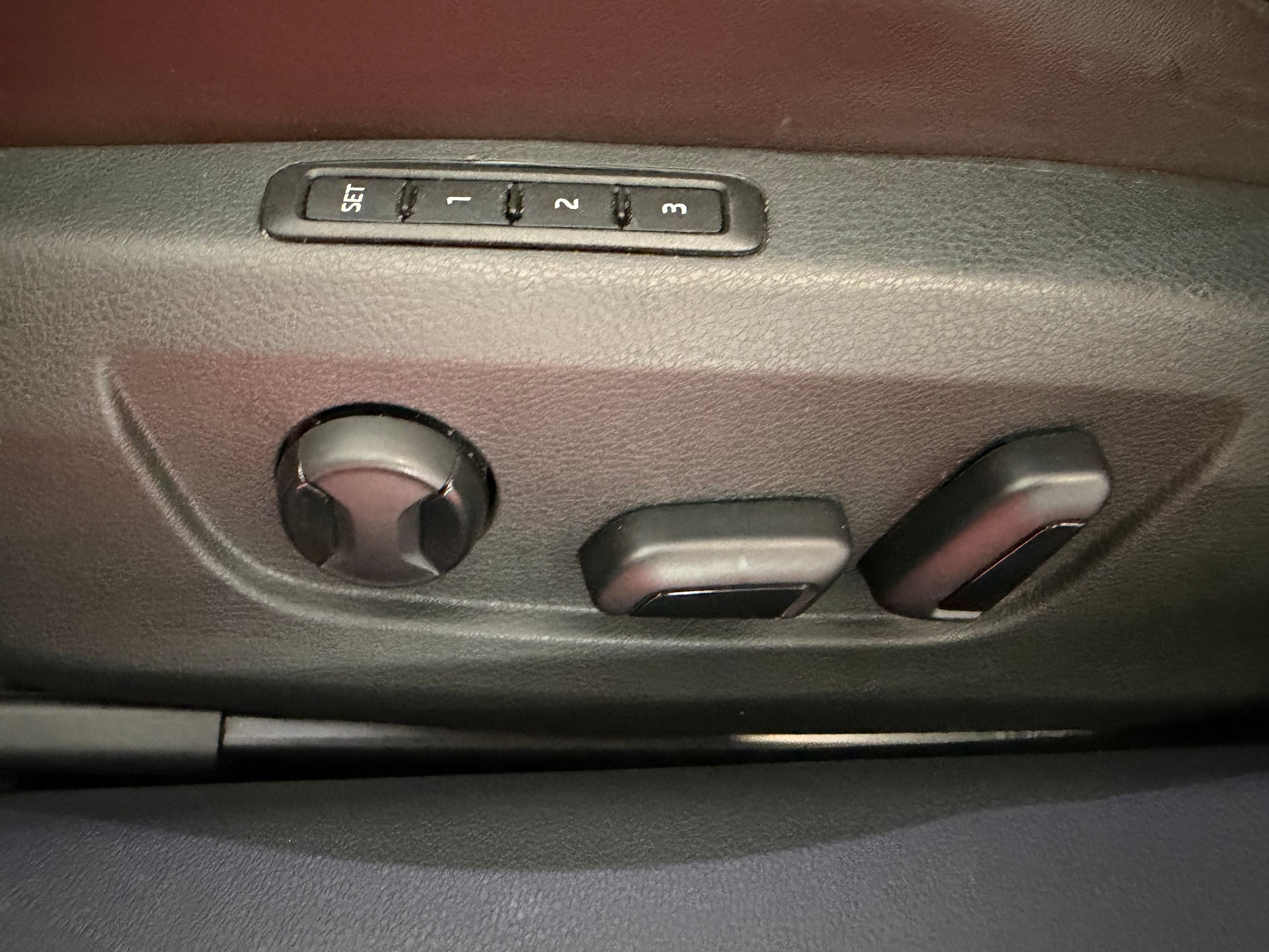 SKODA Superb Combi 2.0 TSI L&K DSG 4x4-image-24