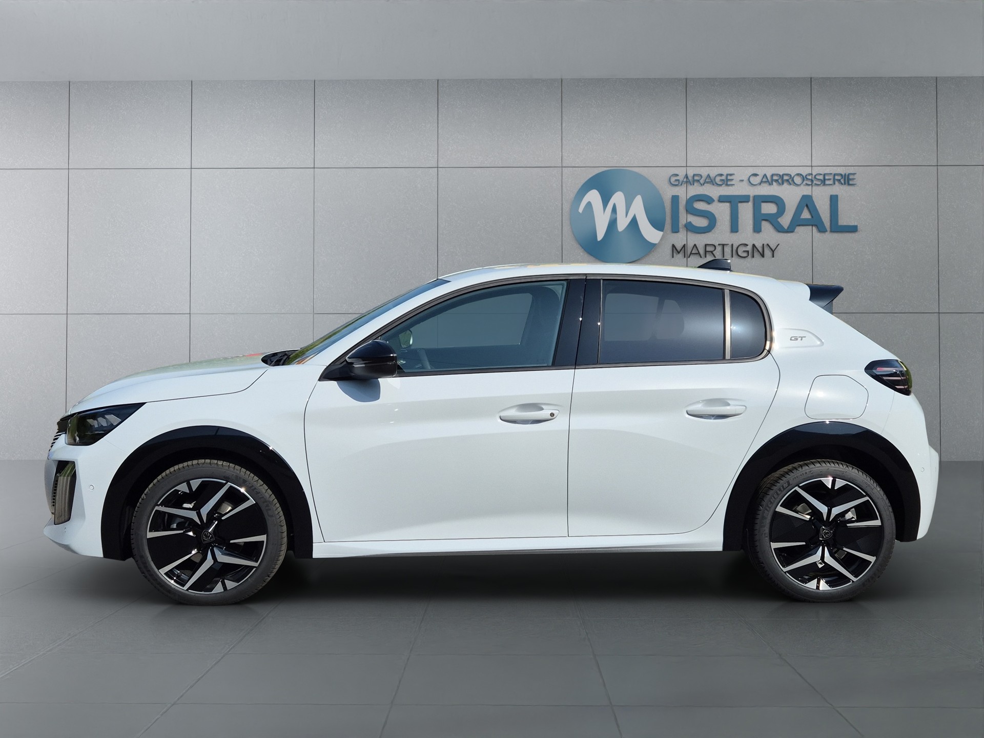 PEUGEOT 208 1.2 Hybrid 145 GT Exclusive-image-1