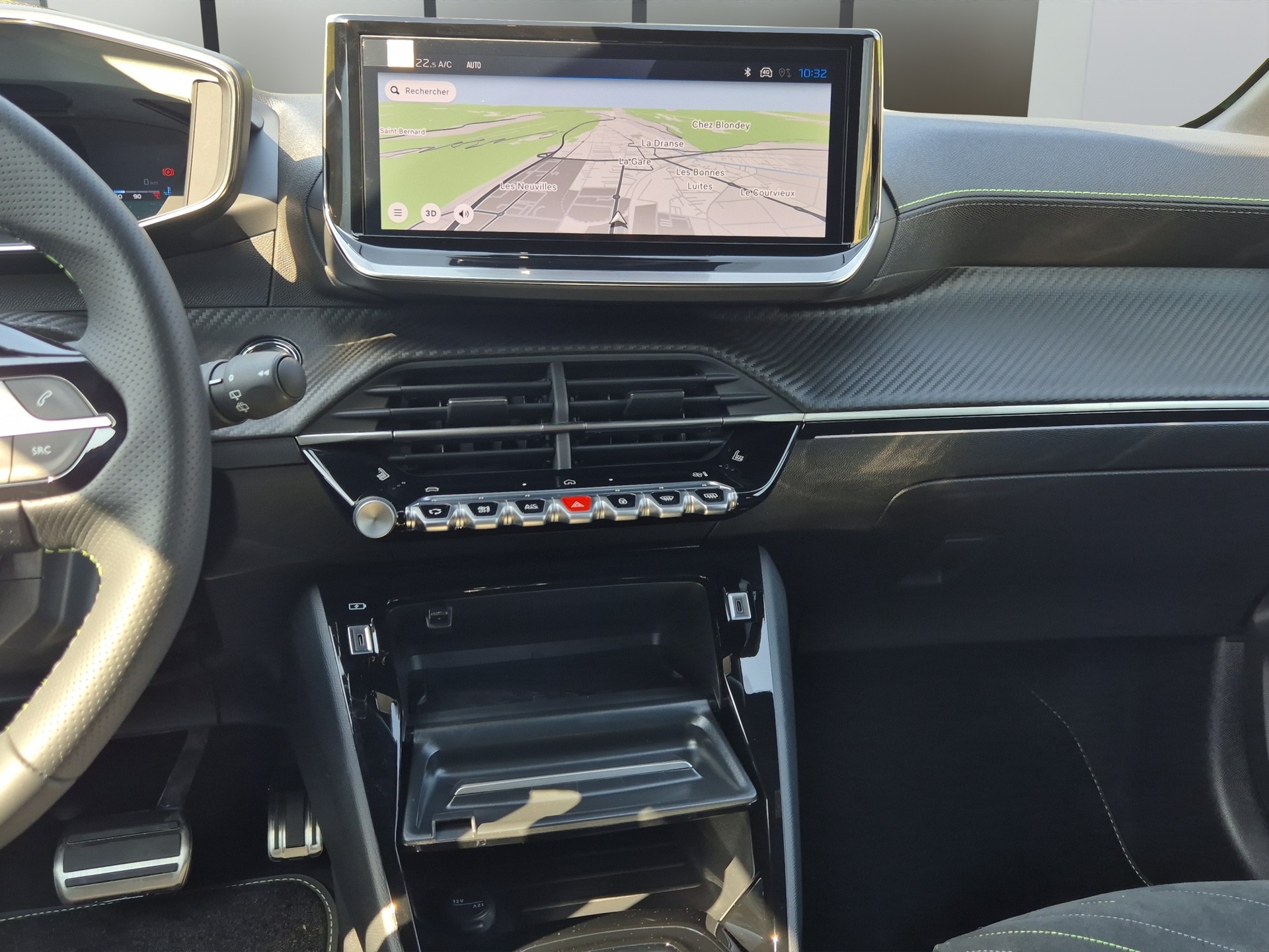 PEUGEOT 208 1.2 Hybrid 145 GT Exclusive-image-14