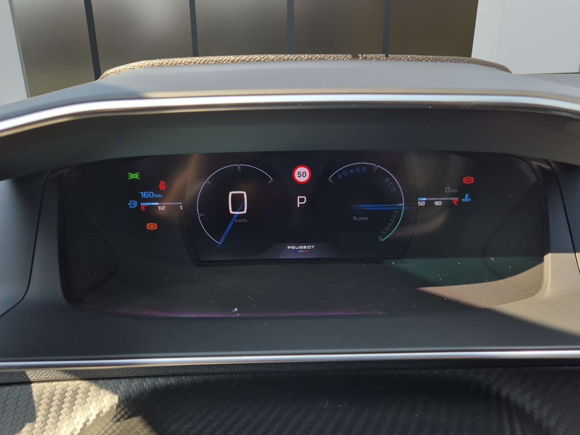 PEUGEOT 208 1.2 Hybrid 145 GT Exclusive-image-10