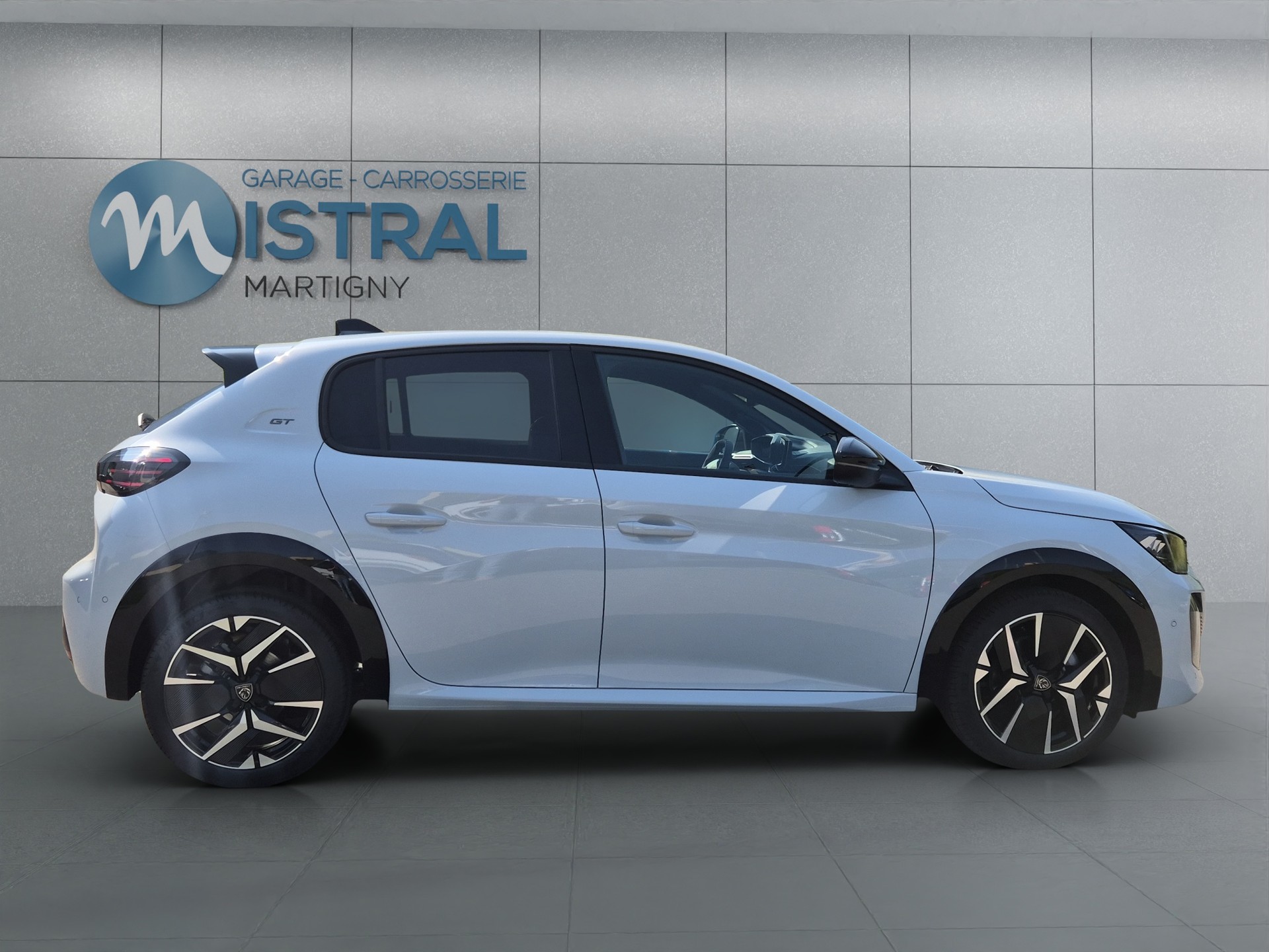 PEUGEOT 208 1.2 Hybrid 145 GT Exclusive-image-5