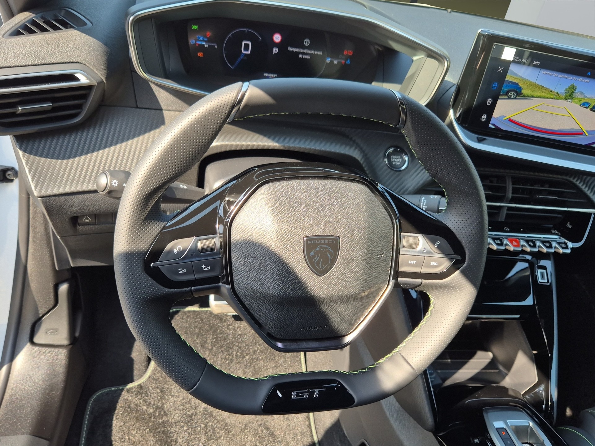 PEUGEOT 208 1.2 Hybrid 145 GT Exclusive-image-9
