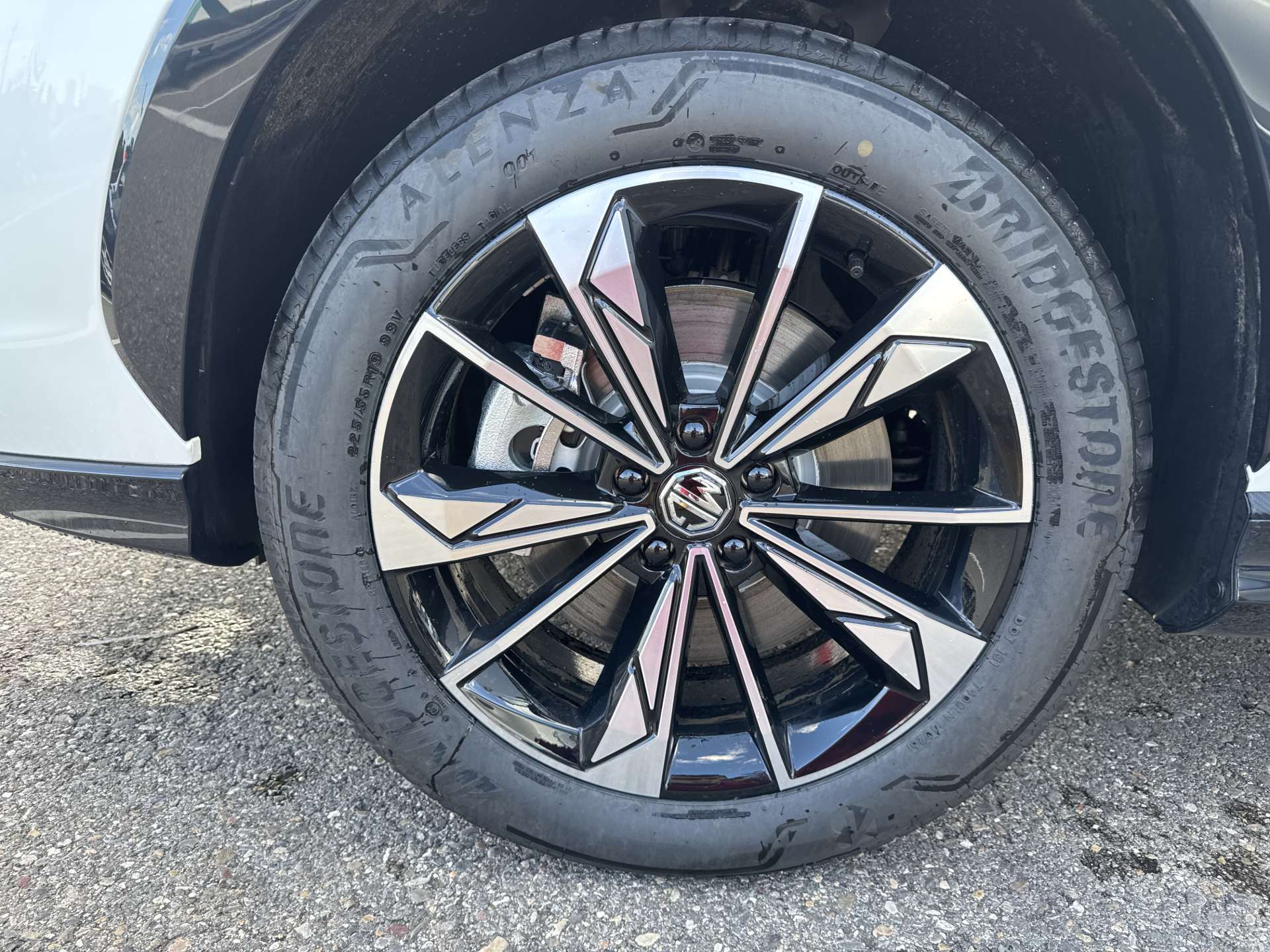 MG HS 1.5 T HEV+ Luxury 224PS Automat-image-8