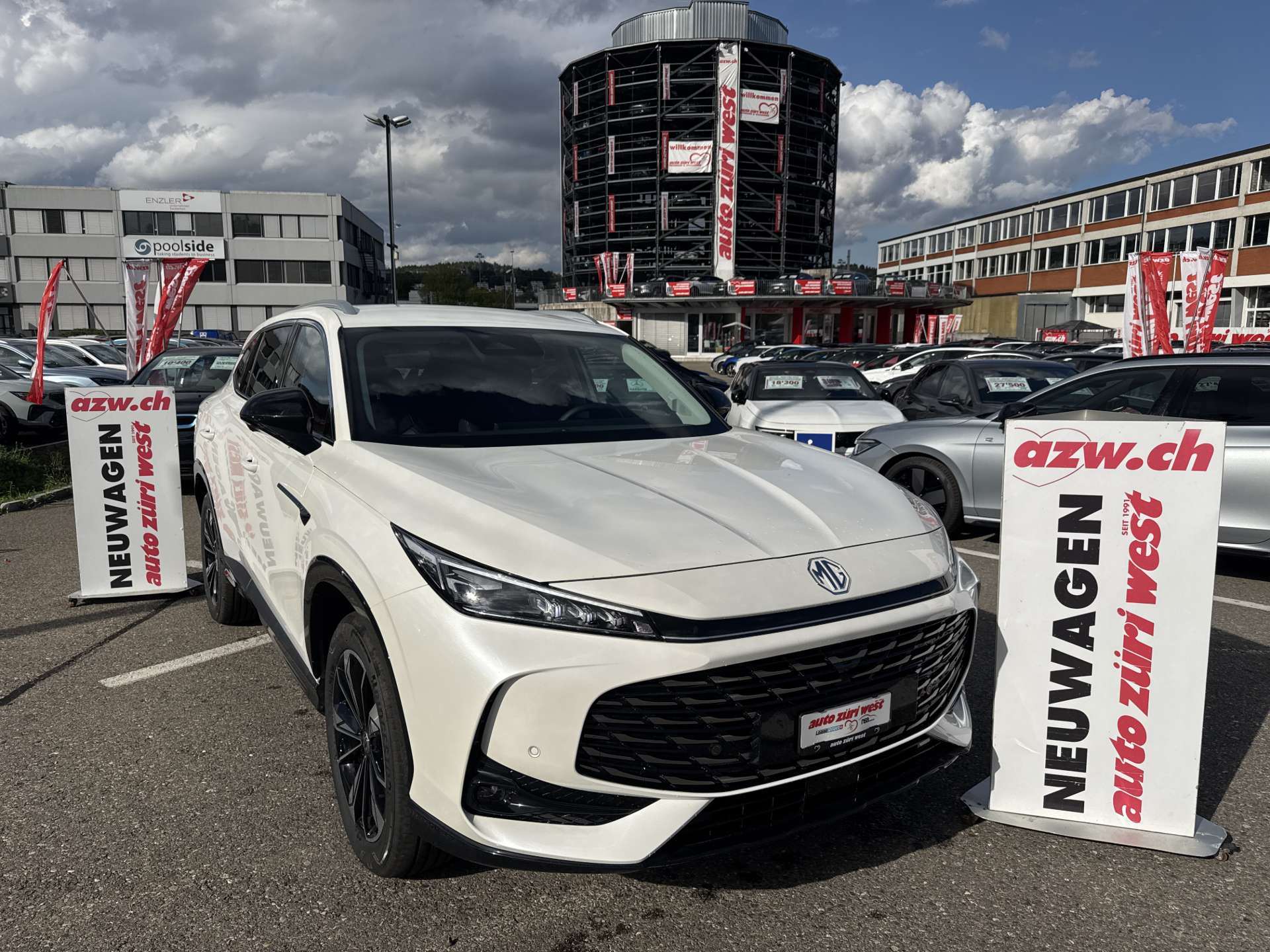 MG HS 1.5 T HEV+ Luxury 224PS Automat-image-0