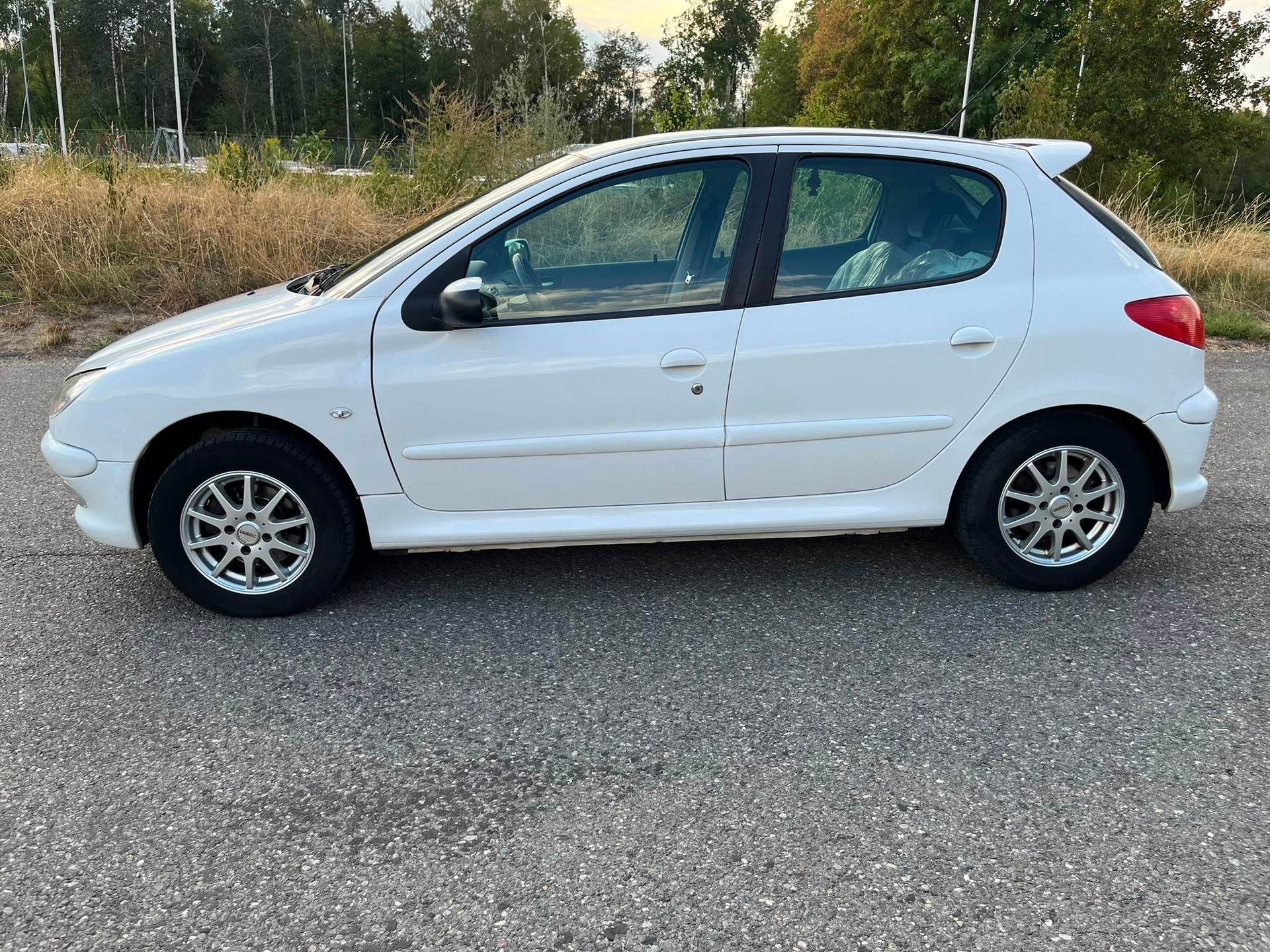 PEUGEOT 206 1.6 16V XS Premium-image-3
