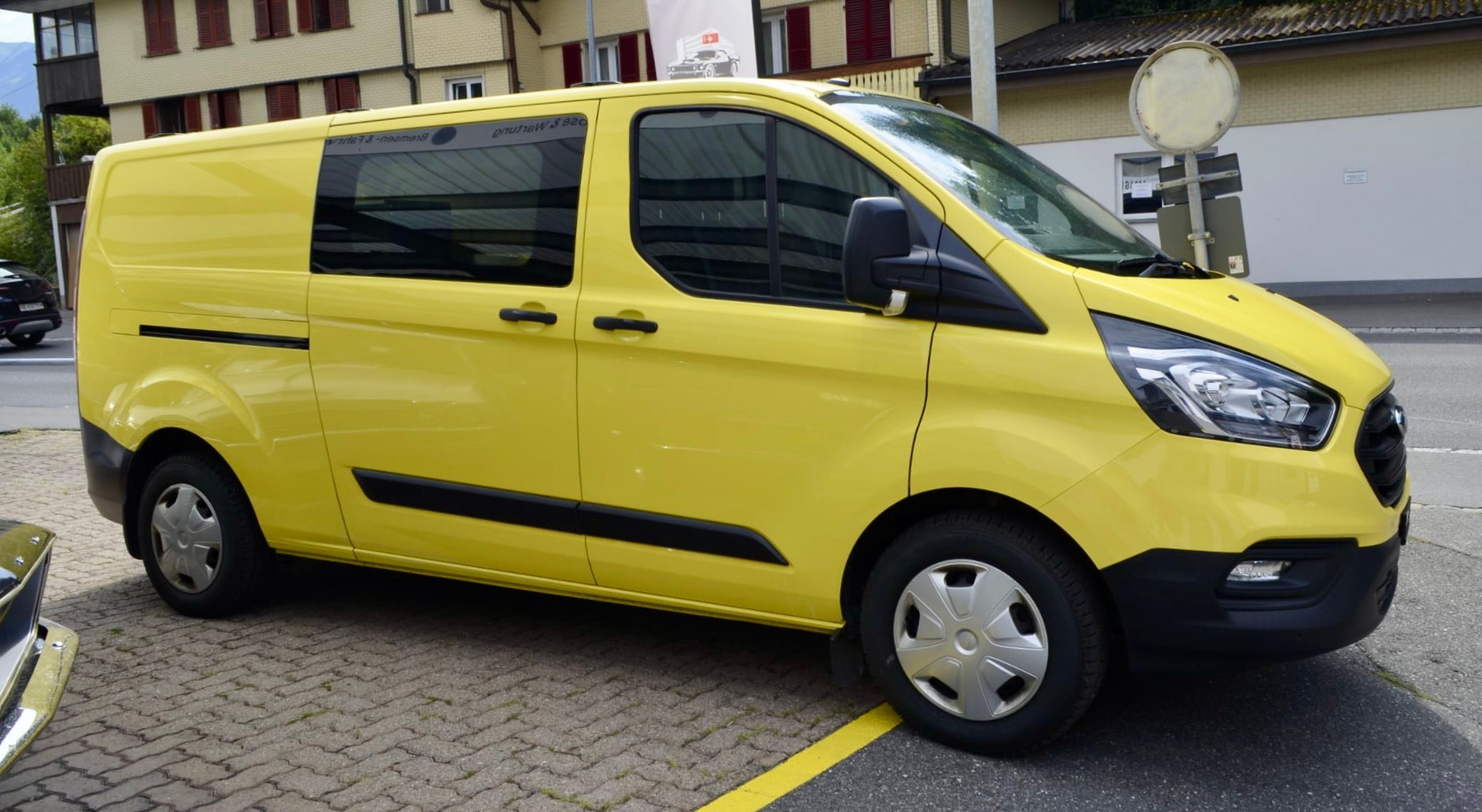 FORD Transit Custom Van 340 L2H1 Ambiente-image-1