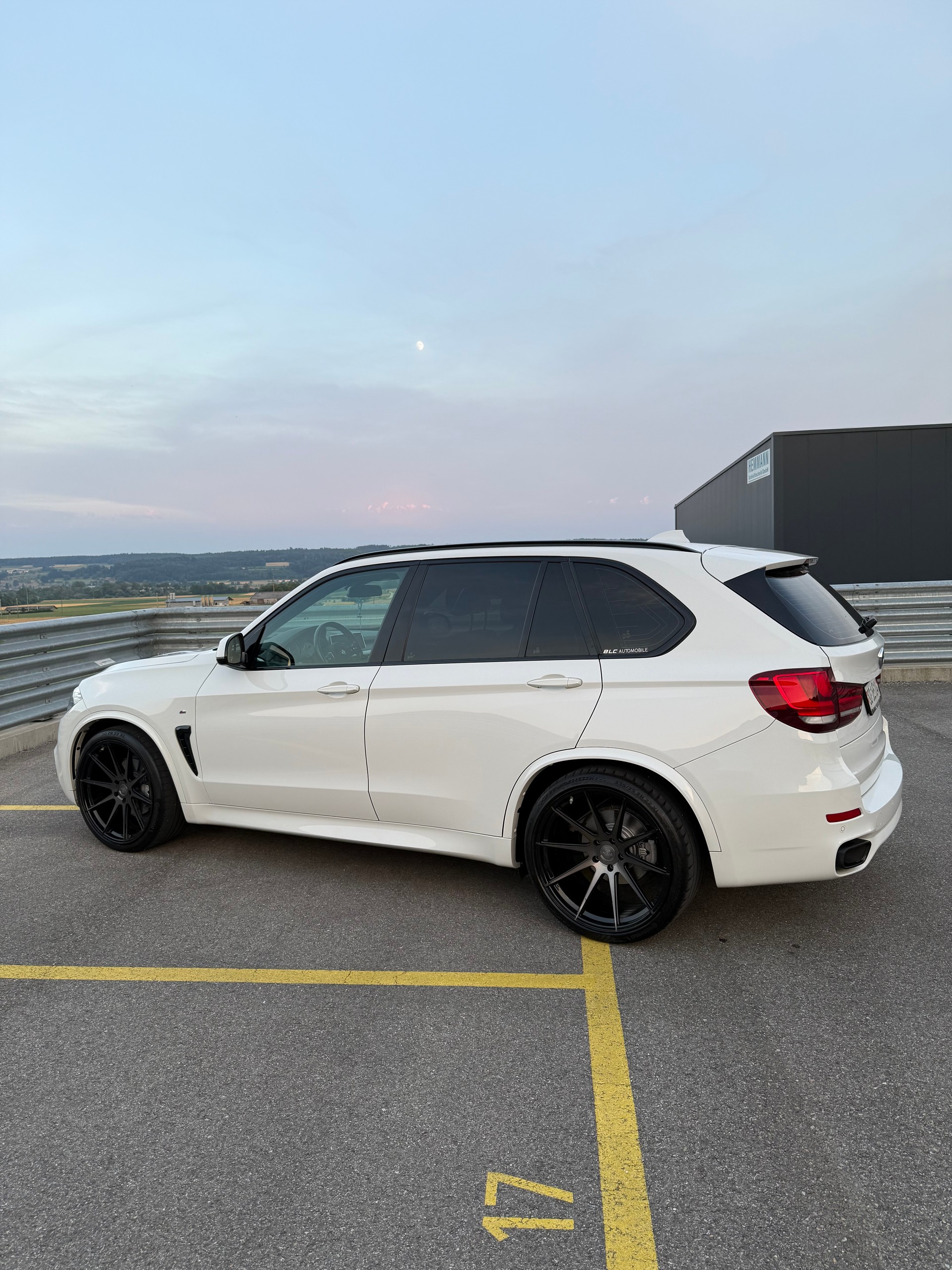BMW 30d xDrive-image-2