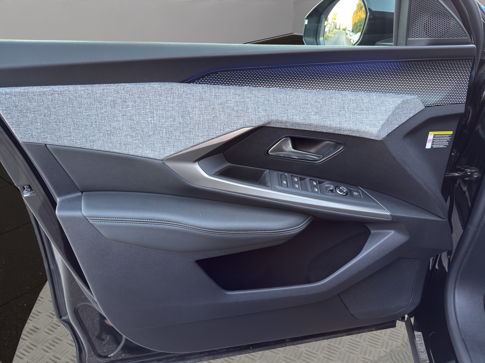 PEUGEOT 3008 145 e-DCS6 Hybrid GT-image-11