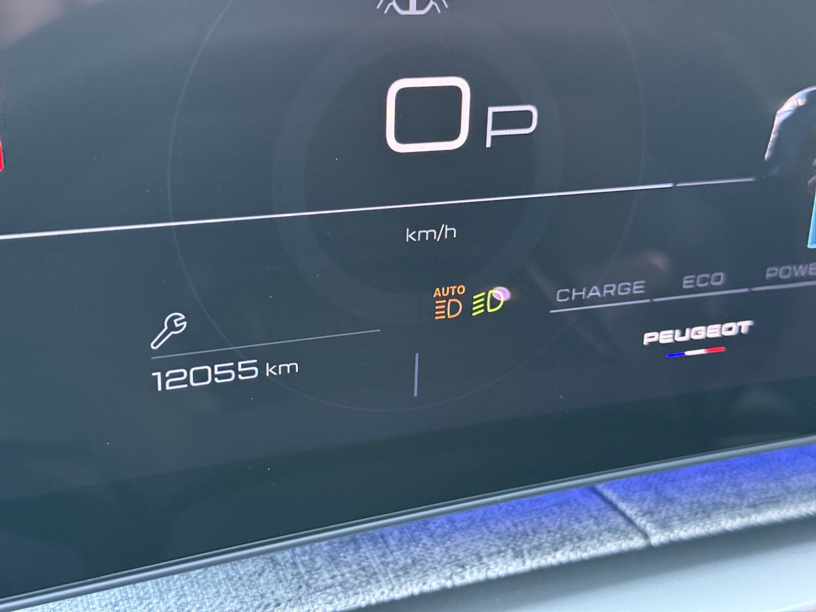 PEUGEOT 3008 145 e-DCS6 Hybrid GT-image-10