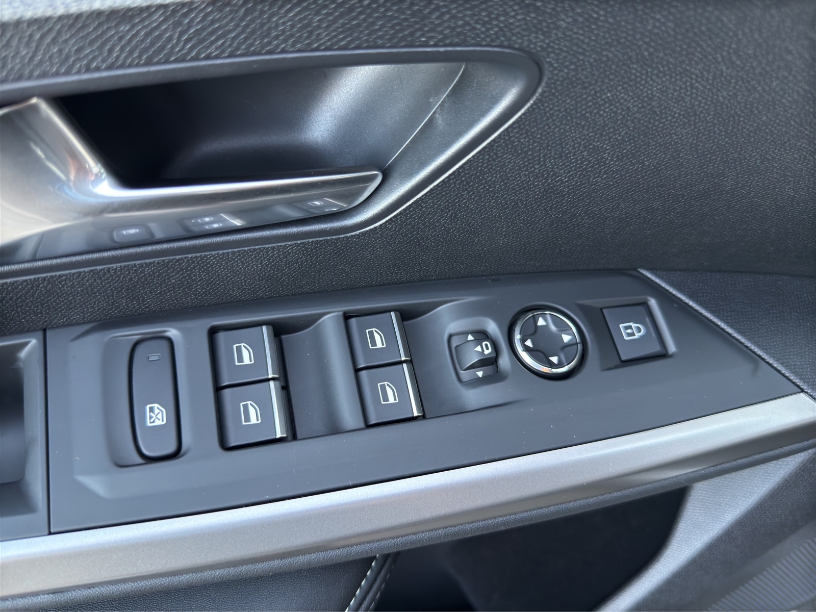 PEUGEOT 3008 145 e-DCS6 Hybrid GT-image-21