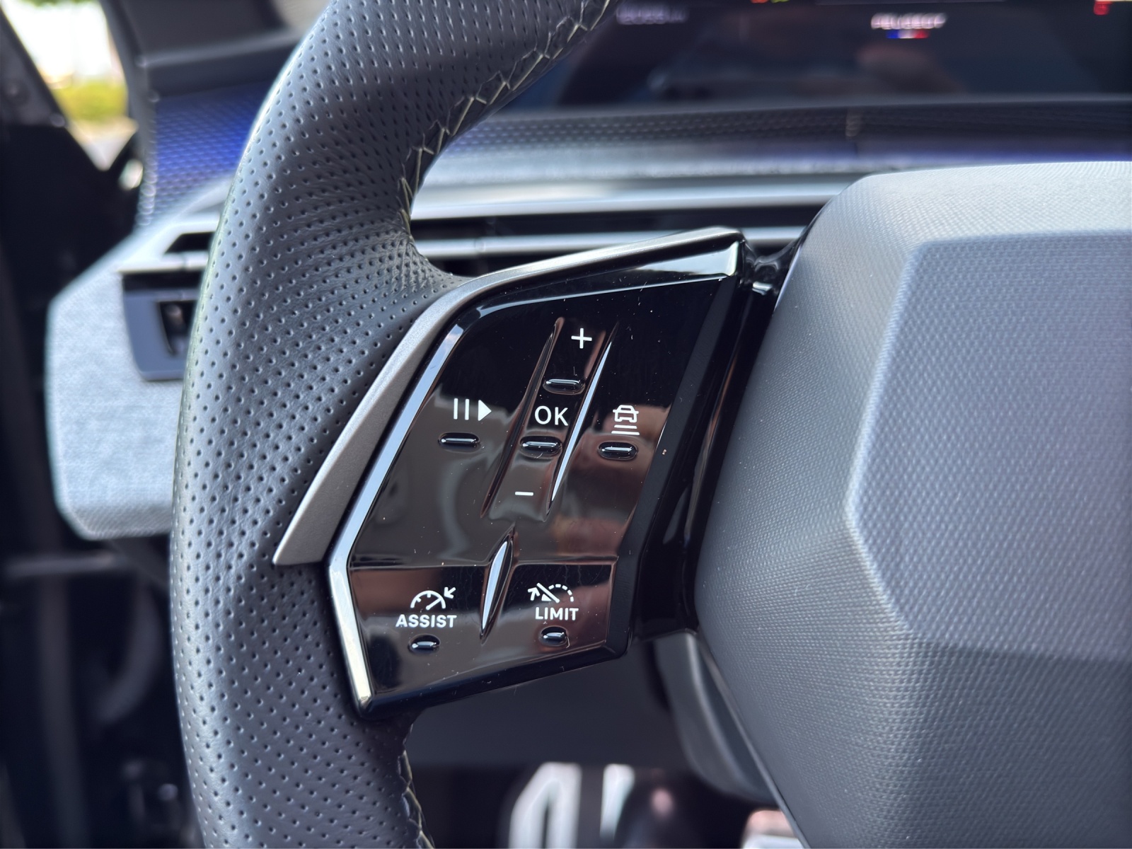 PEUGEOT 3008 145 e-DCS6 Hybrid GT-image-22