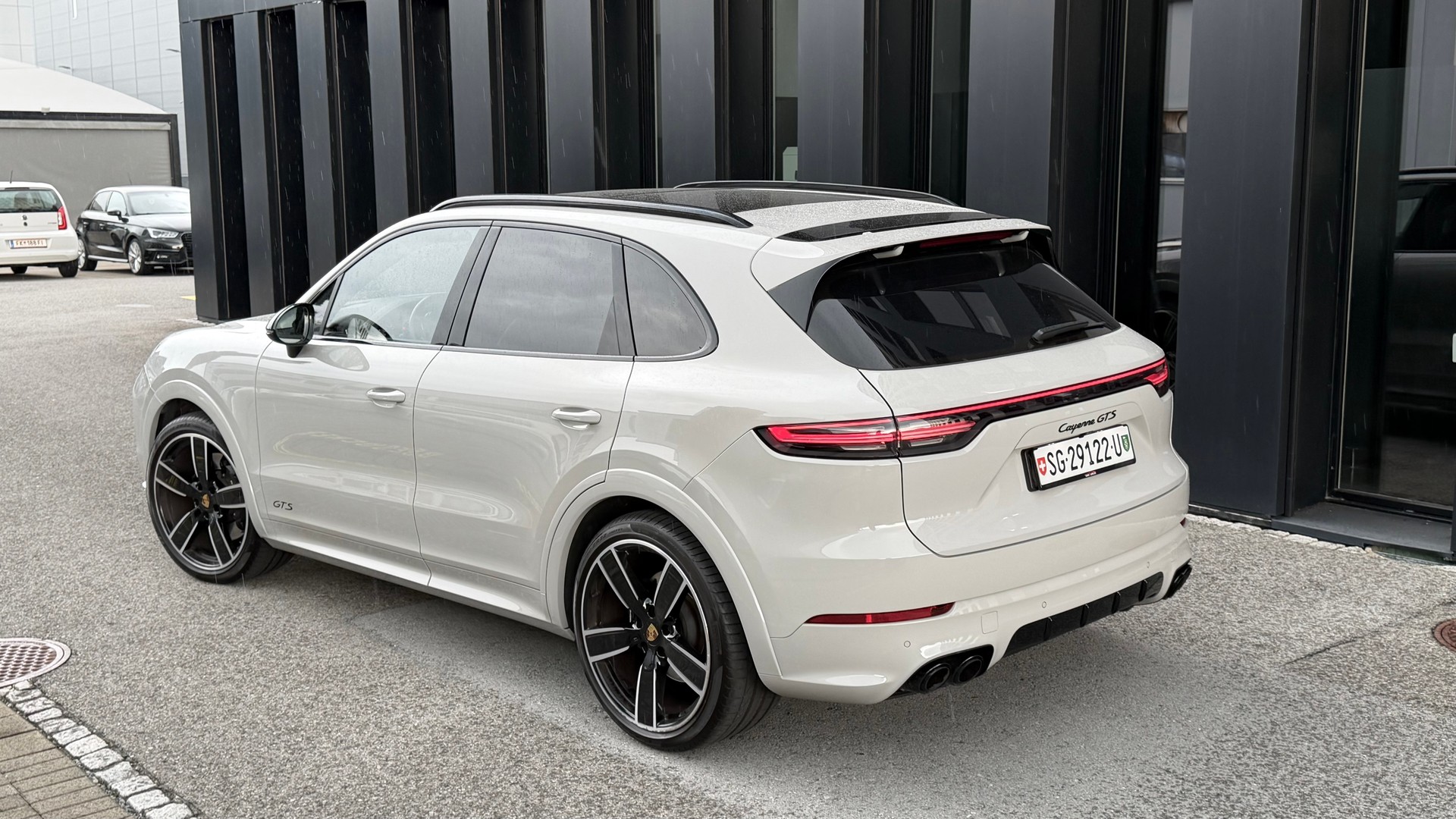 PORSCHE Cayenne GTS / ♦️V8 Motor*seltene Farbe Kreide*Topausstattung♦️-image-7