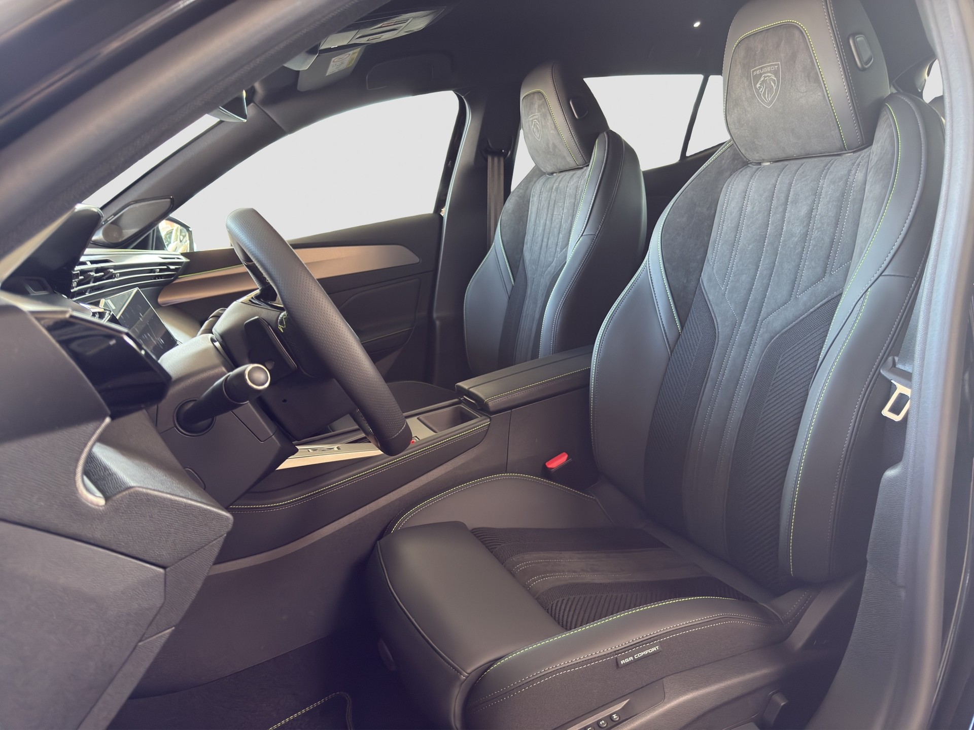 PEUGEOT 408 1.2 Hybrid GT Exclusive-image-8