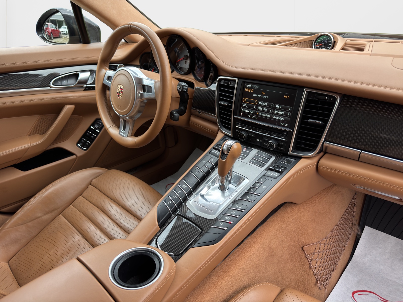 PORSCHE Panamera GTS 4.8 PDK-image-12