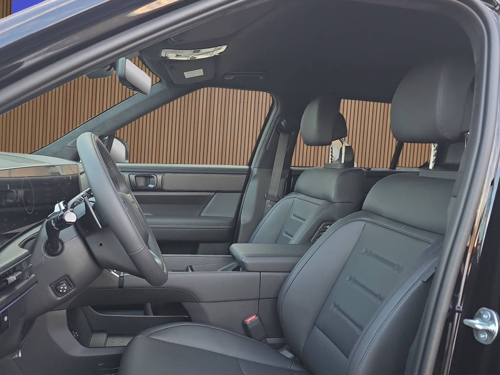 HYUNDAI Santa Fe 1.6 T-GDi PHEV Calligraphy AWD 7Plätzer-image-18