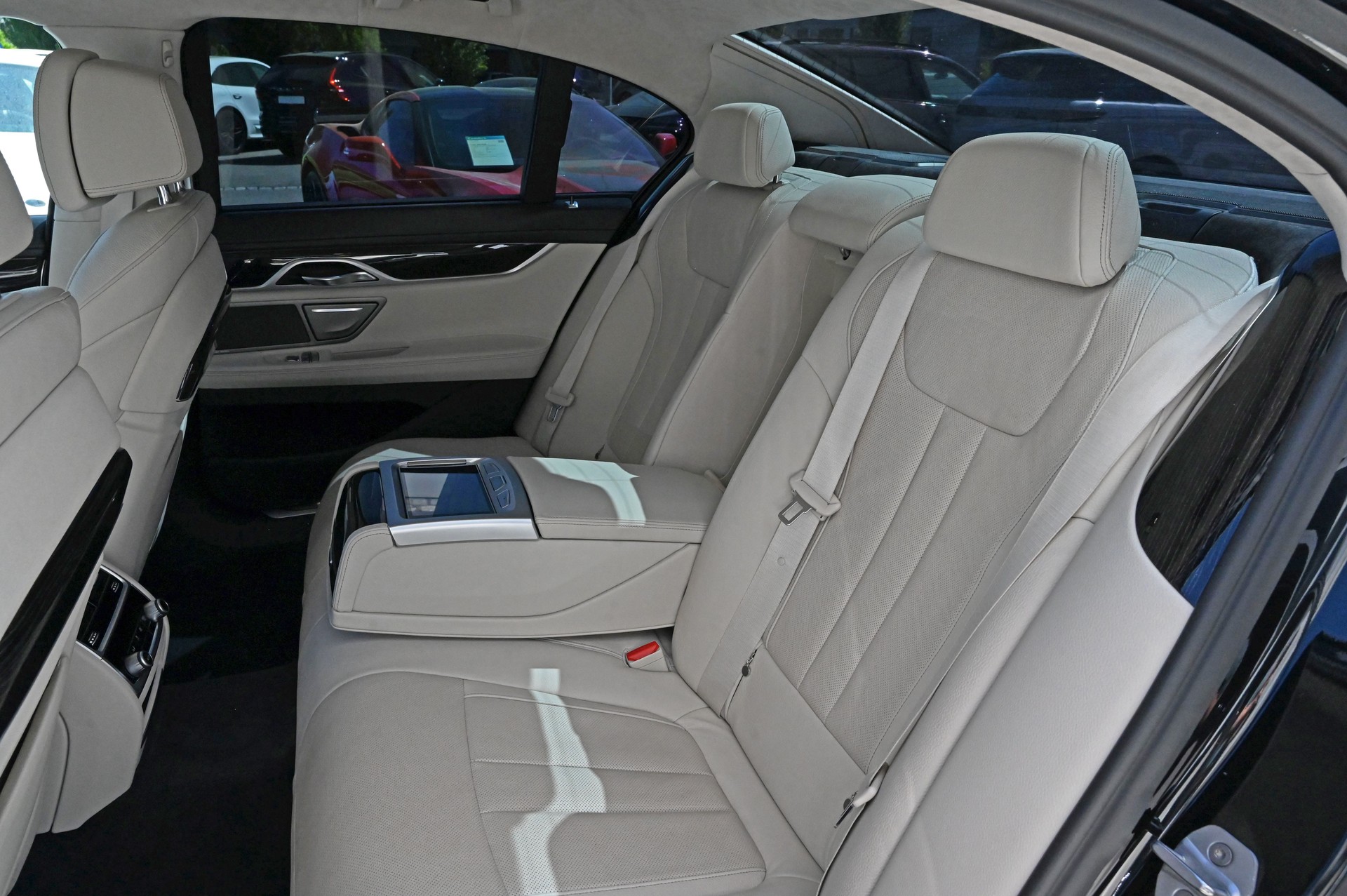 BMW 740d xDrive Steptronic-image-26