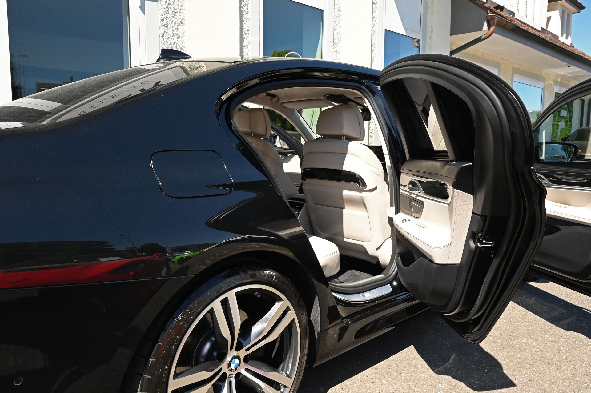 BMW 740d xDrive Steptronic-image-29