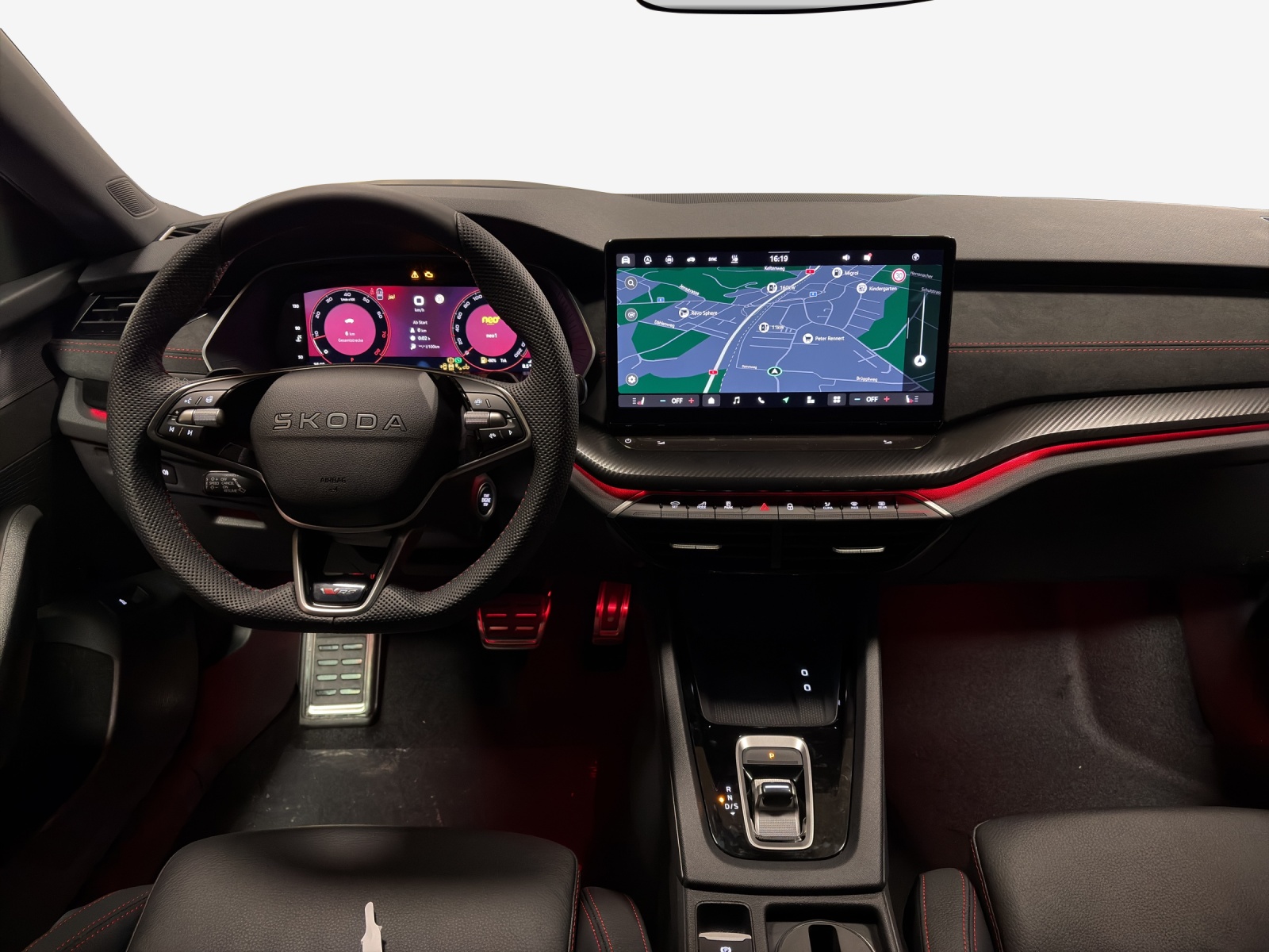 SKODA Octavia Combi 2.0 TSI DSG RS-image-8