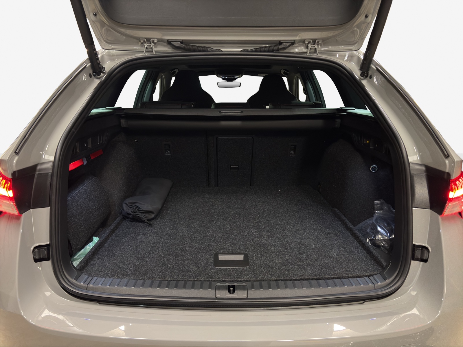 SKODA Octavia Combi 2.0 TSI DSG RS-image-12