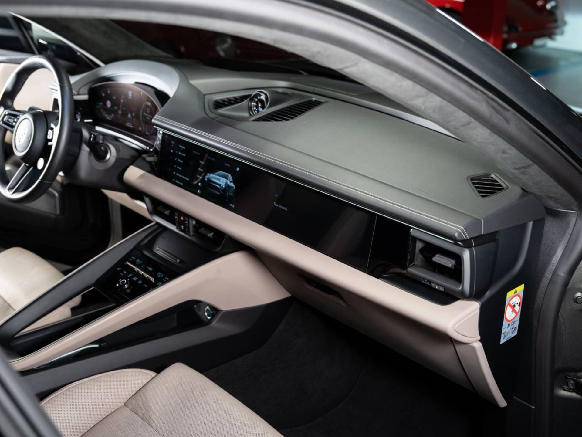 PORSCHE Macan Turbo-image-11