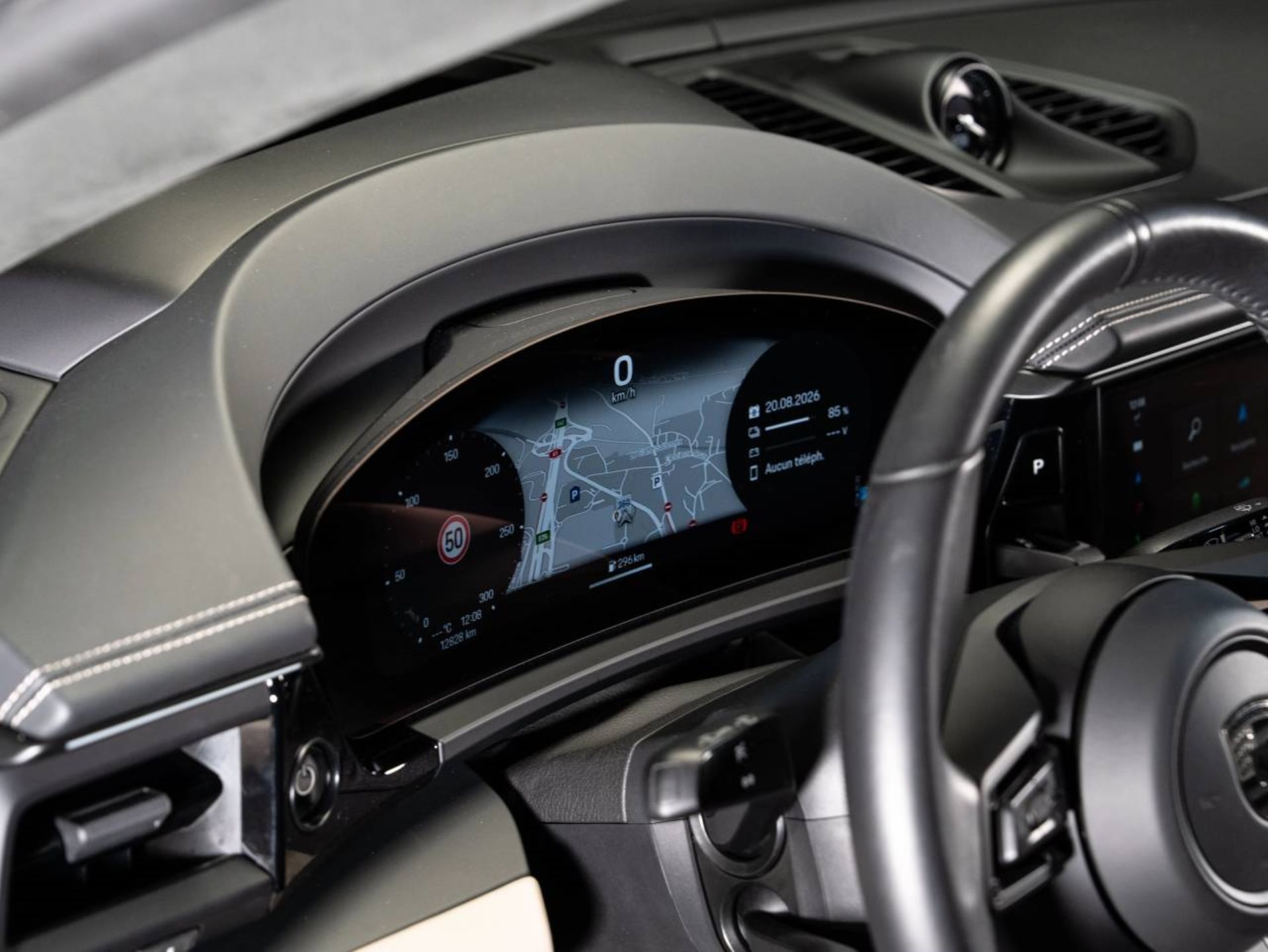 PORSCHE Macan Turbo-image-10