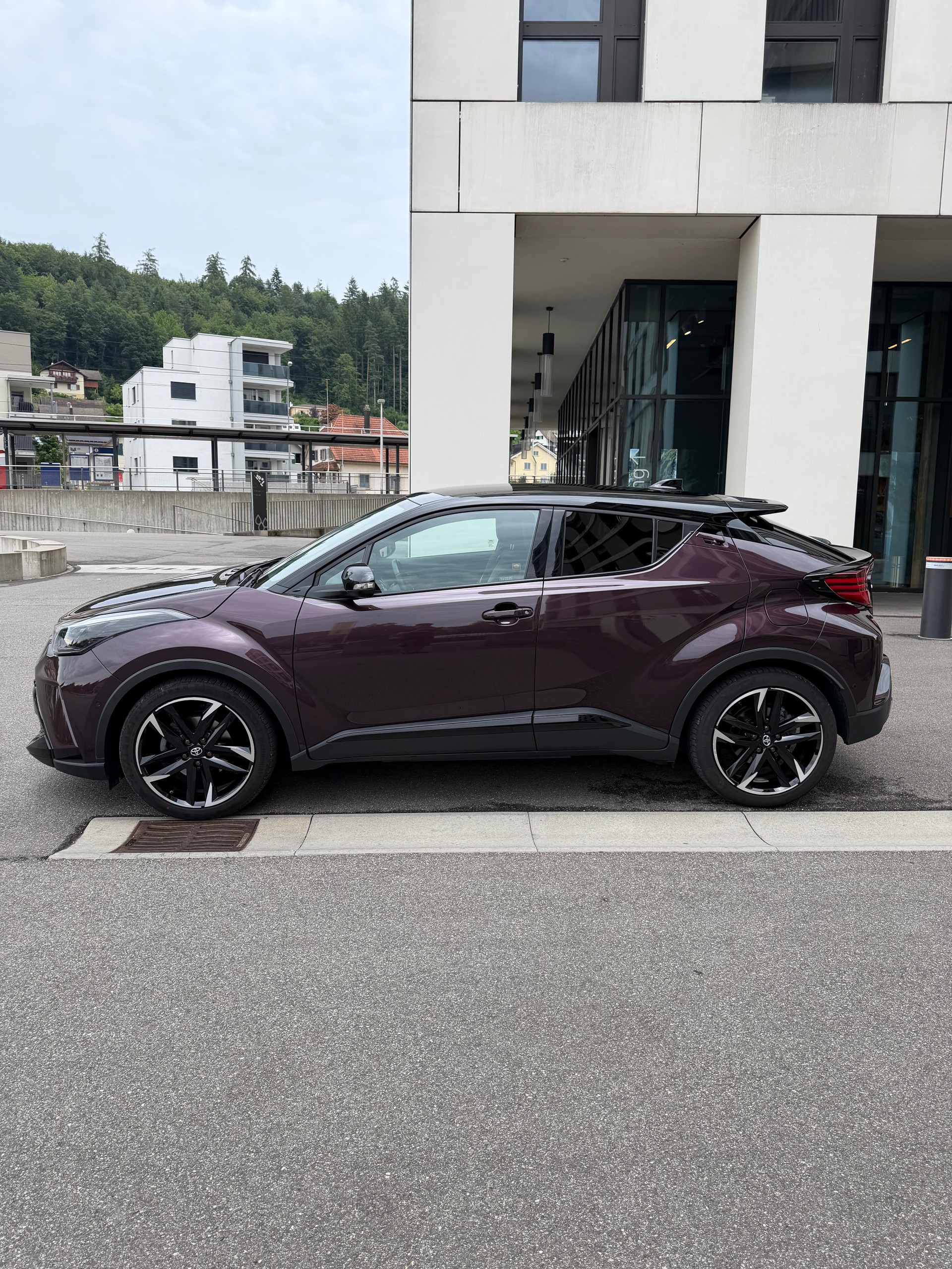 TOYOTA C-HR 2.0 HSD CVT GR Sport-showroom-element-2