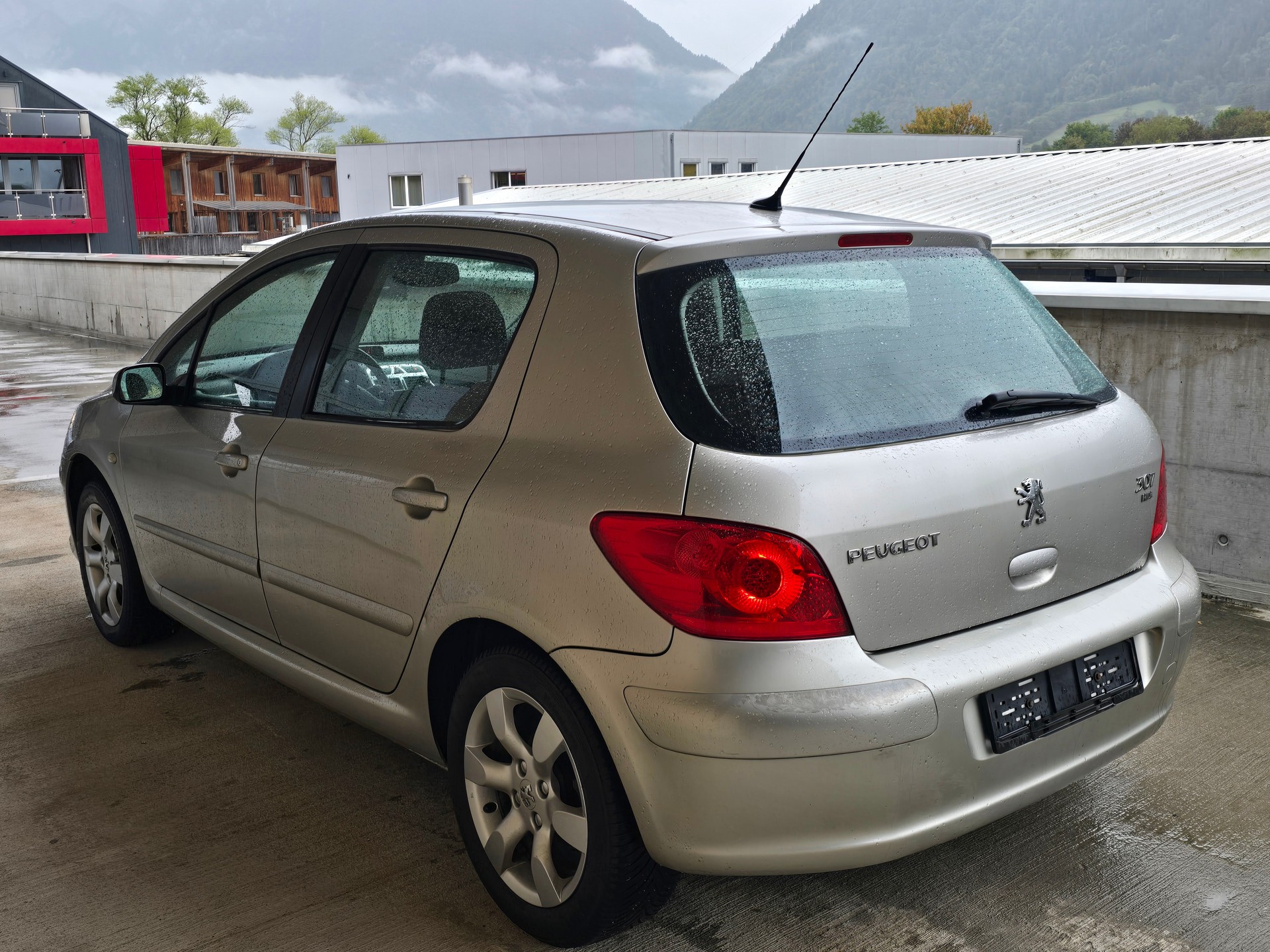PEUGEOT 307 2.0 HDI XS-image-6