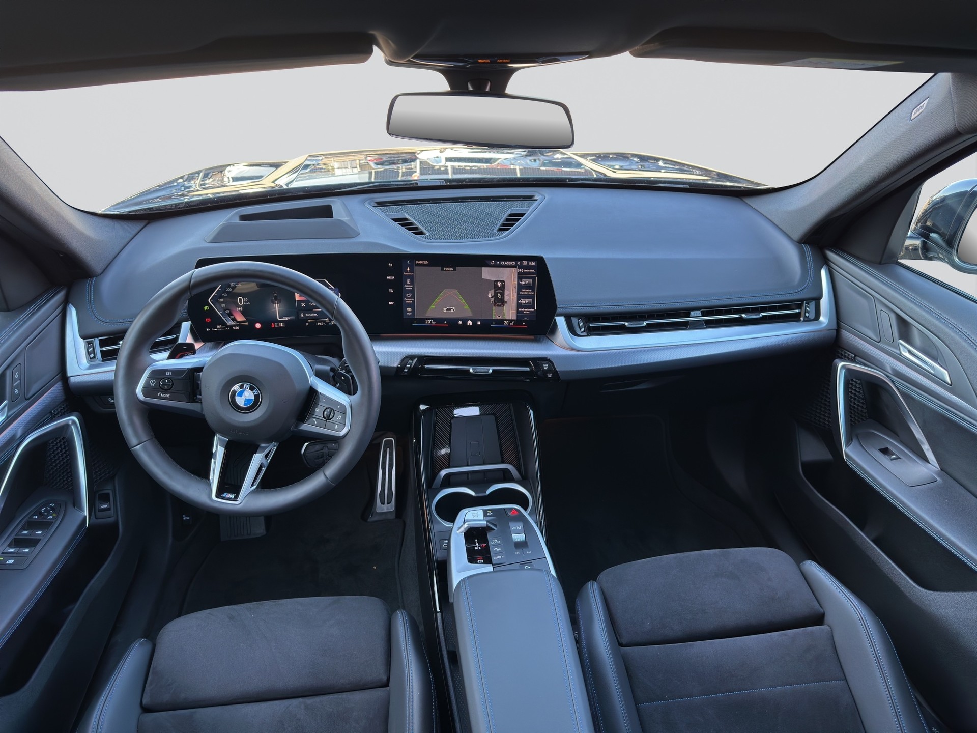 BMW X1 xDrive 23d M Sport Pro Shadow Line-image-13