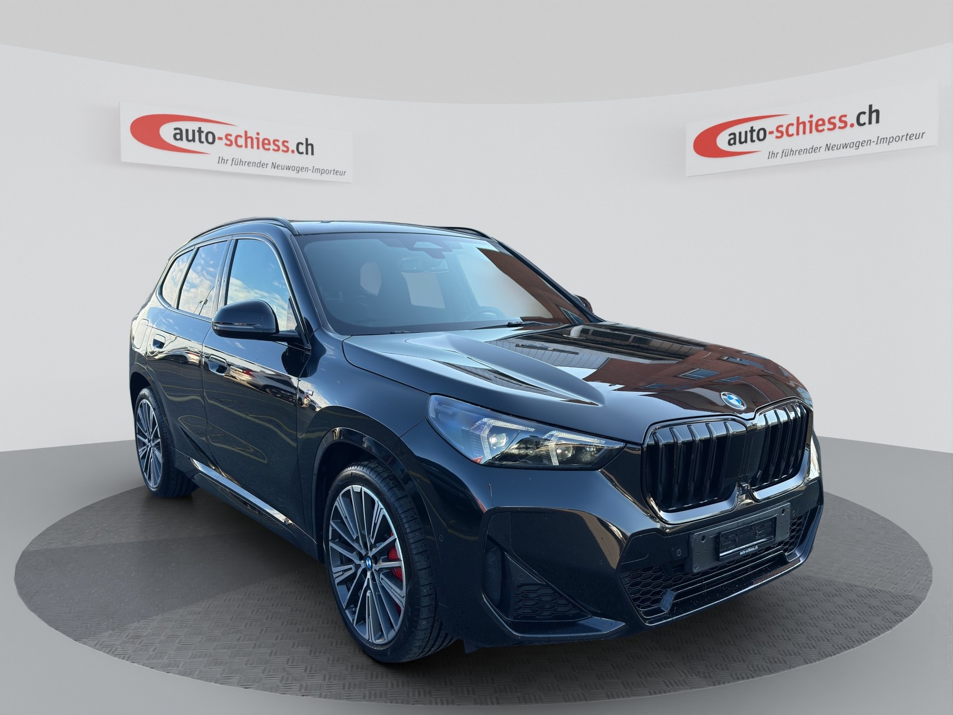 BMW X1 xDrive 23d M Sport Pro Shadow Line-image-0