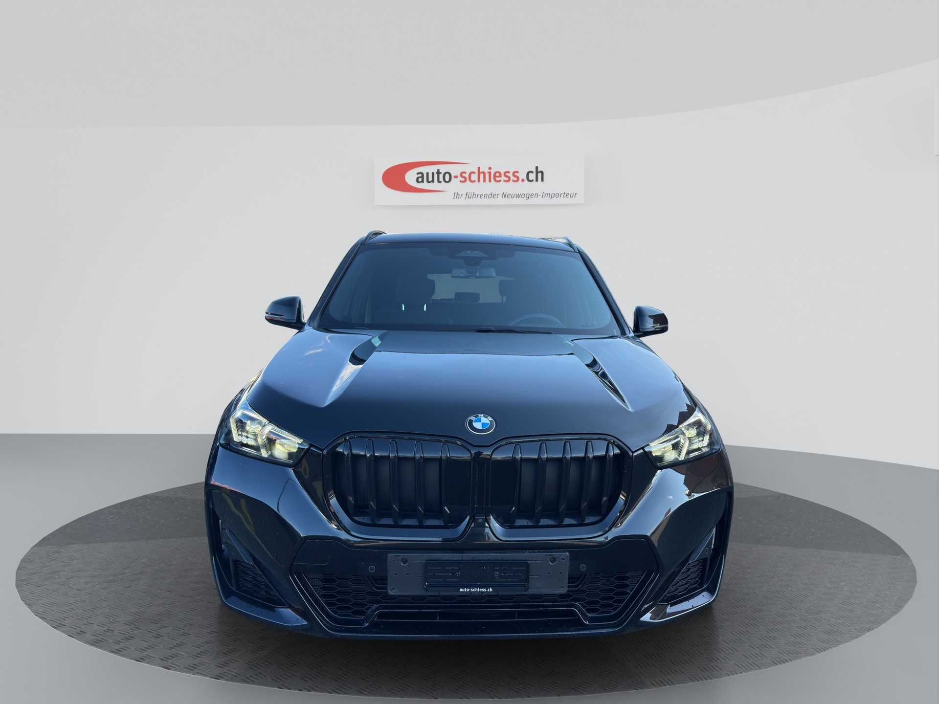 BMW X1 xDrive 23d M Sport Pro Shadow Line-image-1