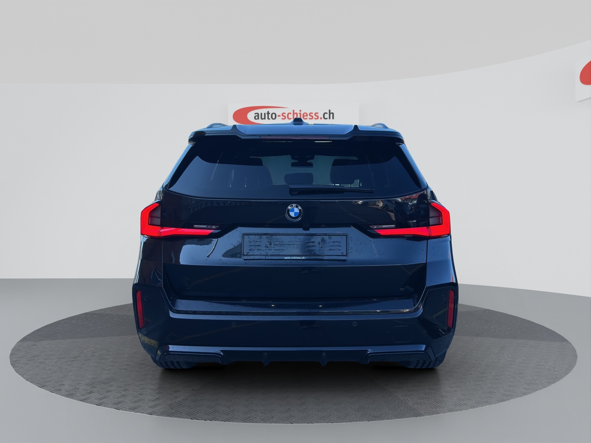 BMW X1 xDrive 23d M Sport Pro Shadow Line-image-4