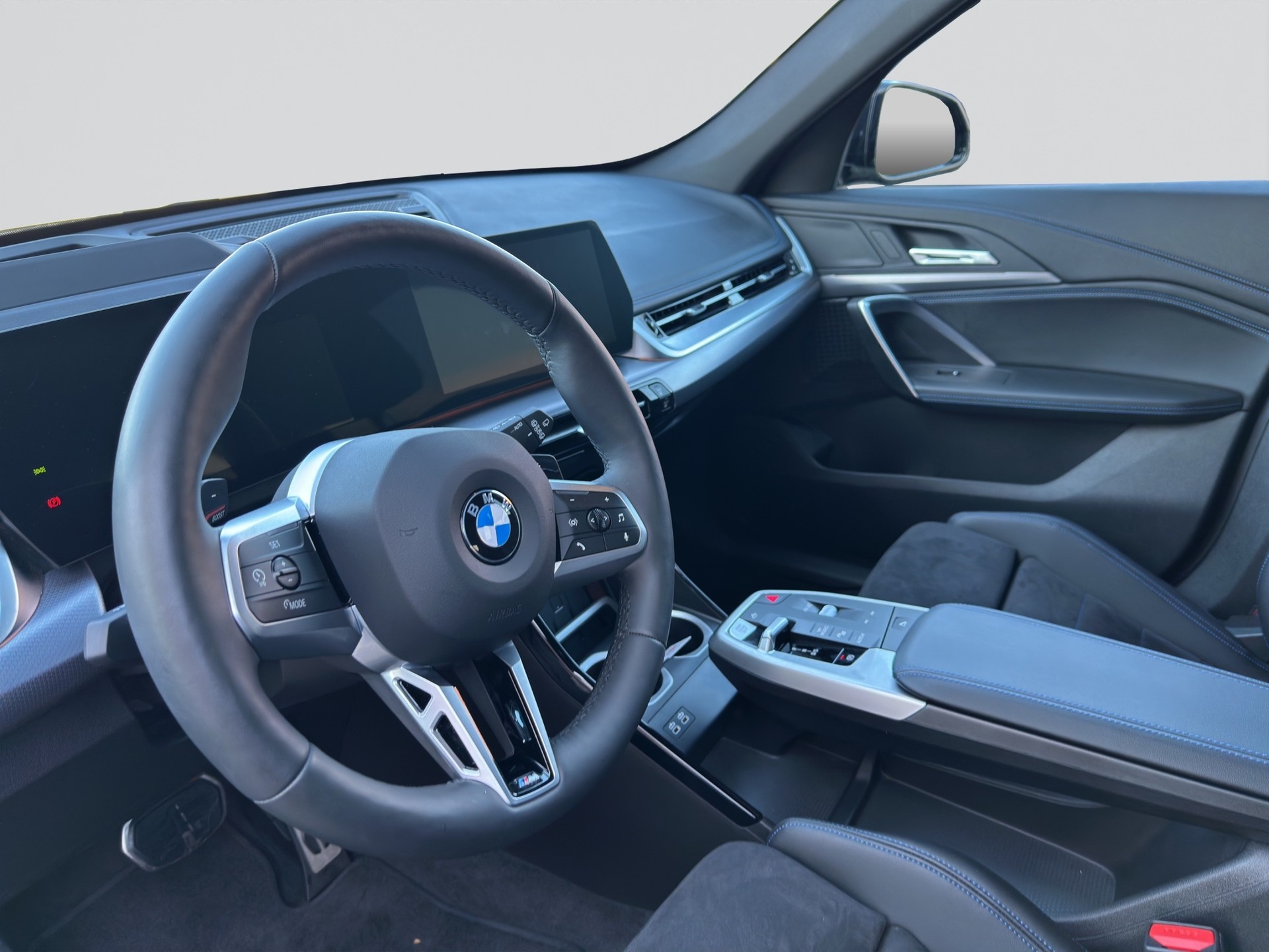 BMW X1 xDrive 23d M Sport Pro Shadow Line-image-6