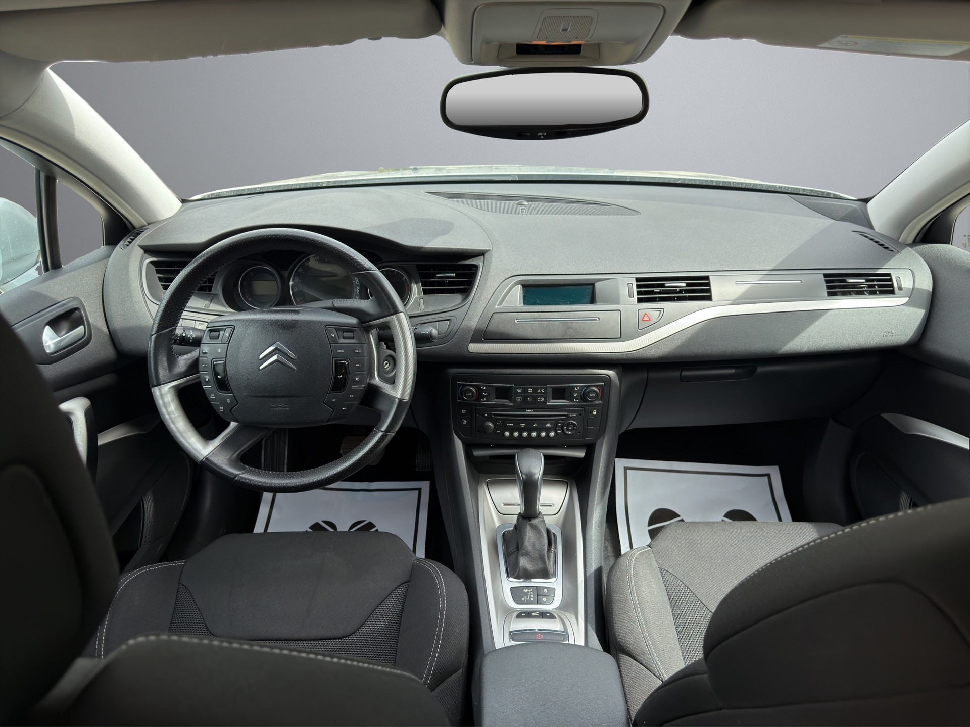 CITROEN C5 Berline 2.0i Dynamique+ Automatic-image-9