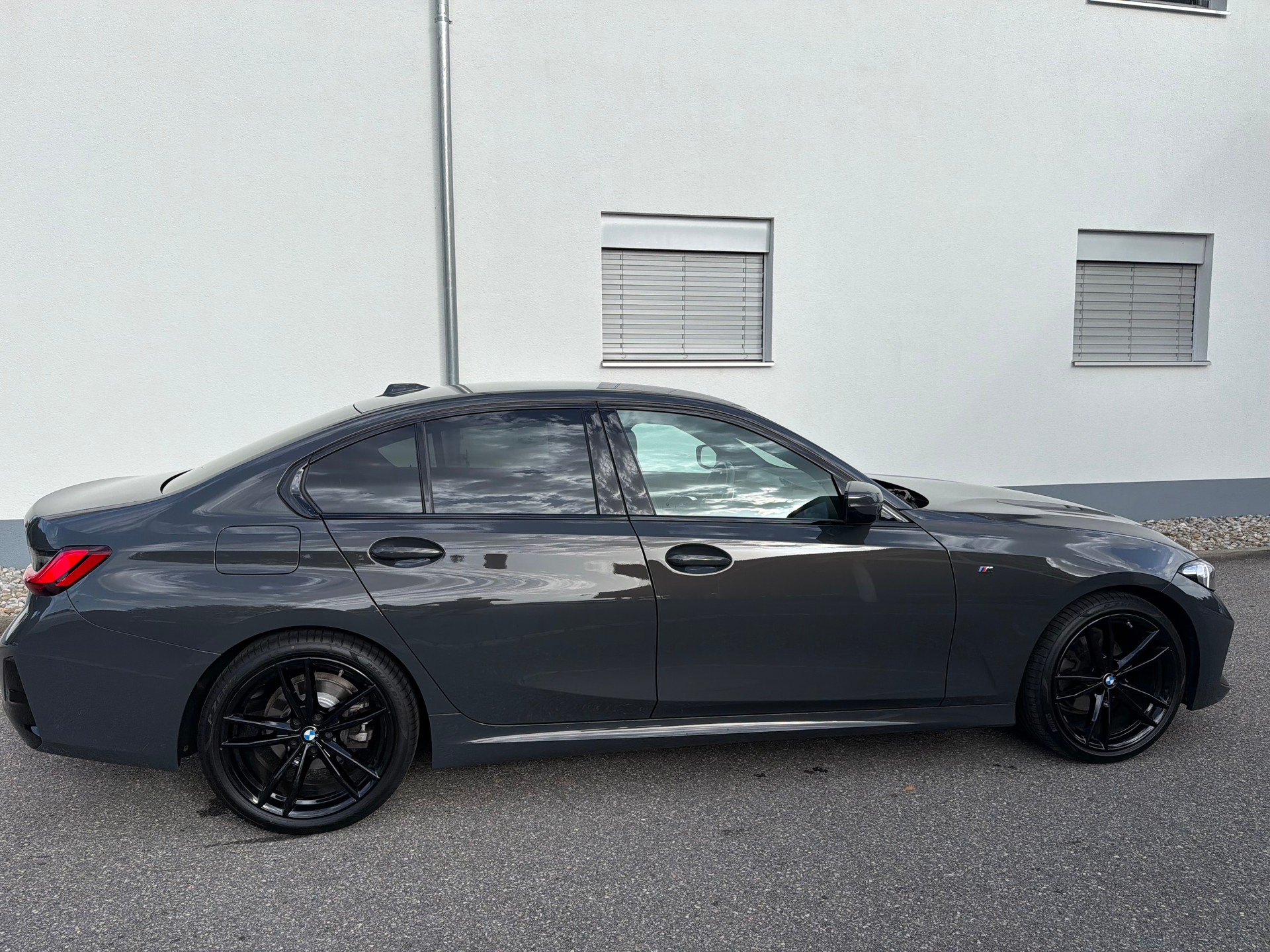 BMW 320d xDrive 48V Steptronic M Sport-image-4