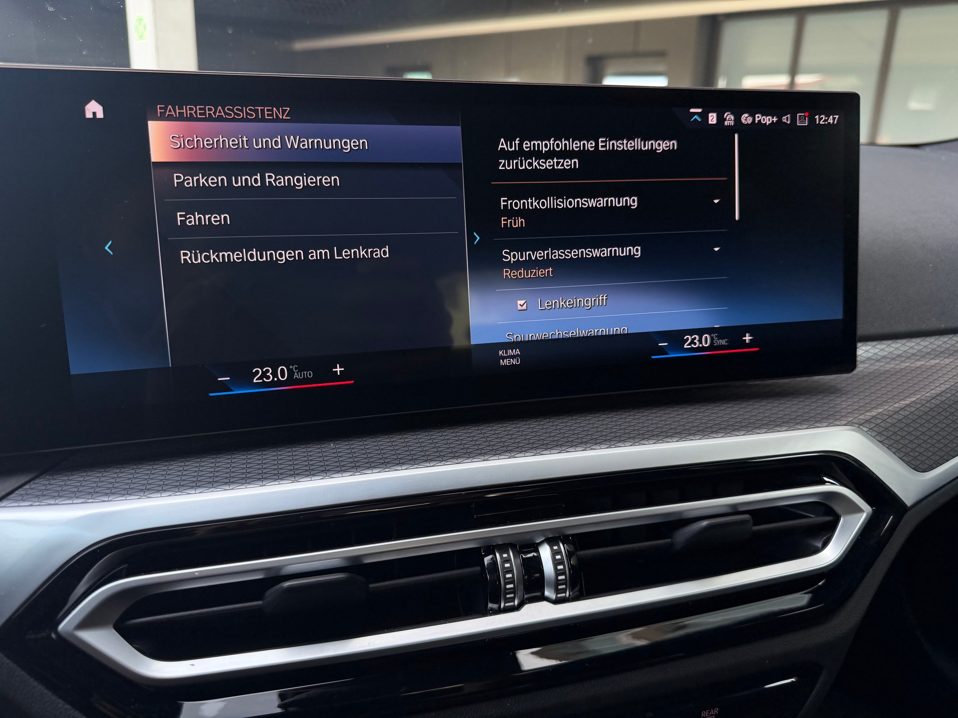 BMW 320d xDrive 48V Steptronic M Sport-image-25